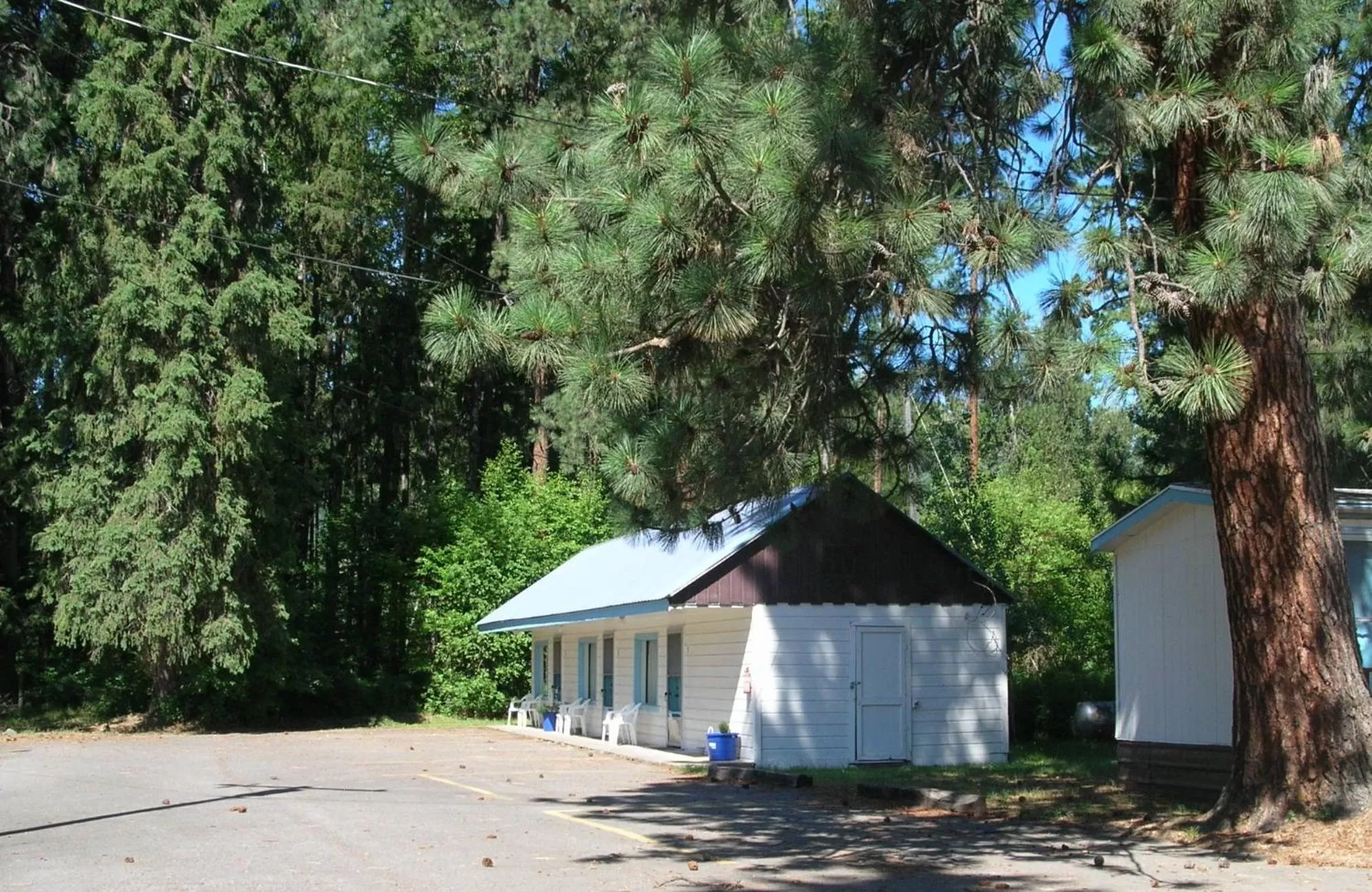Property building in Little River Motel Saint Regis