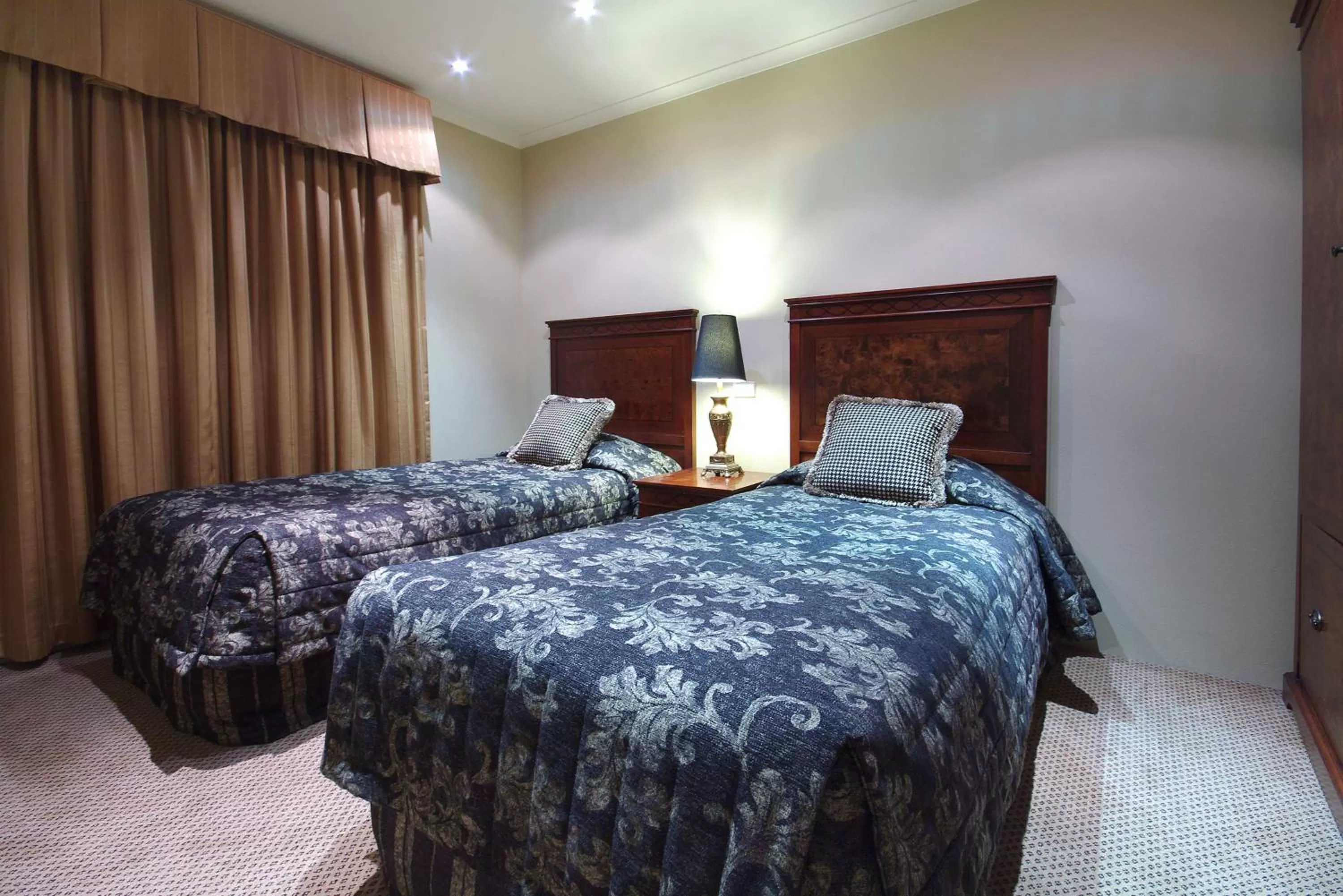 Photo of the whole room, Bed in Rydges Armidale