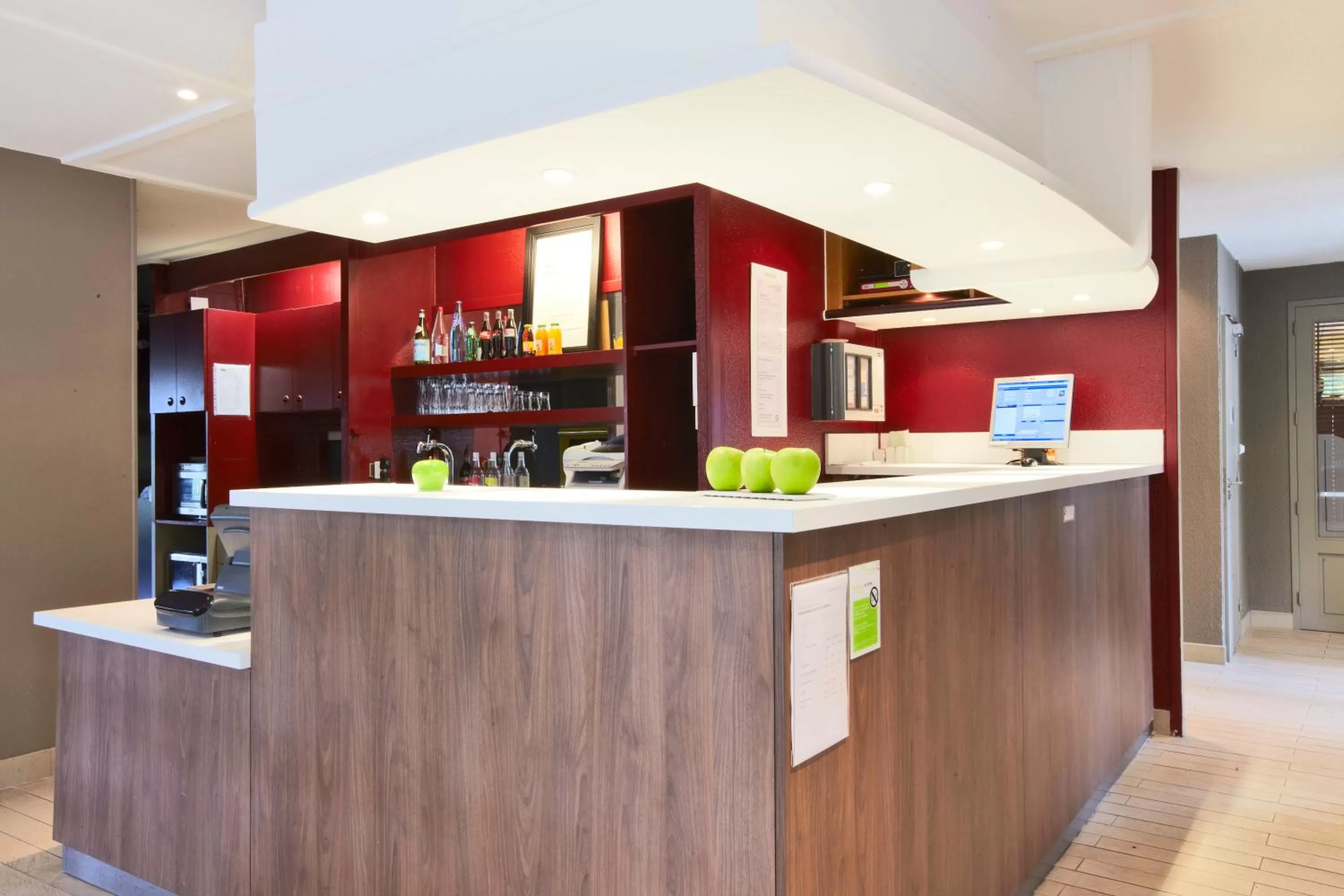 Lounge or bar in Campanile Charleville-Mezières