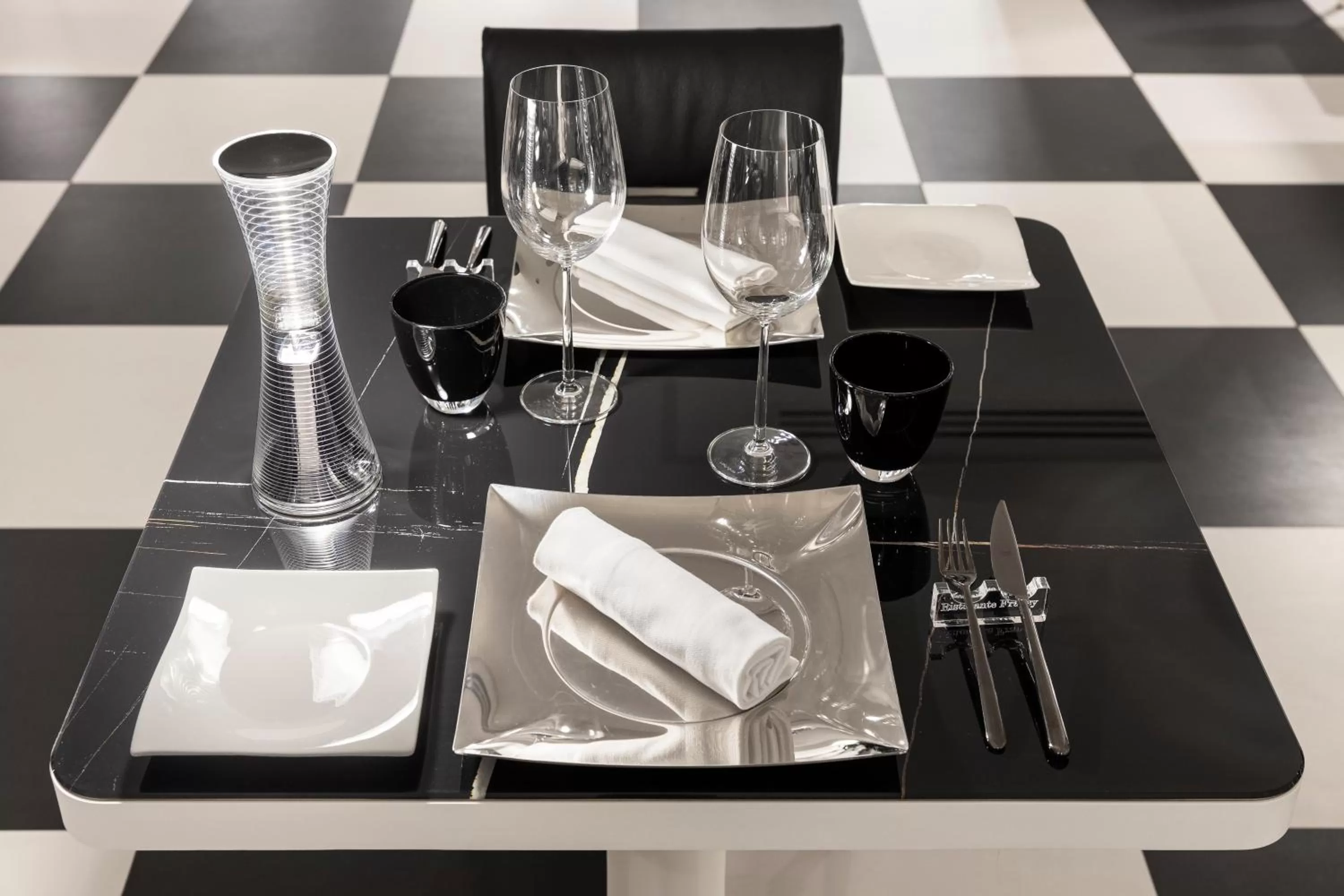 Restaurant/places to eat in LHP Napoli Palace & SPA