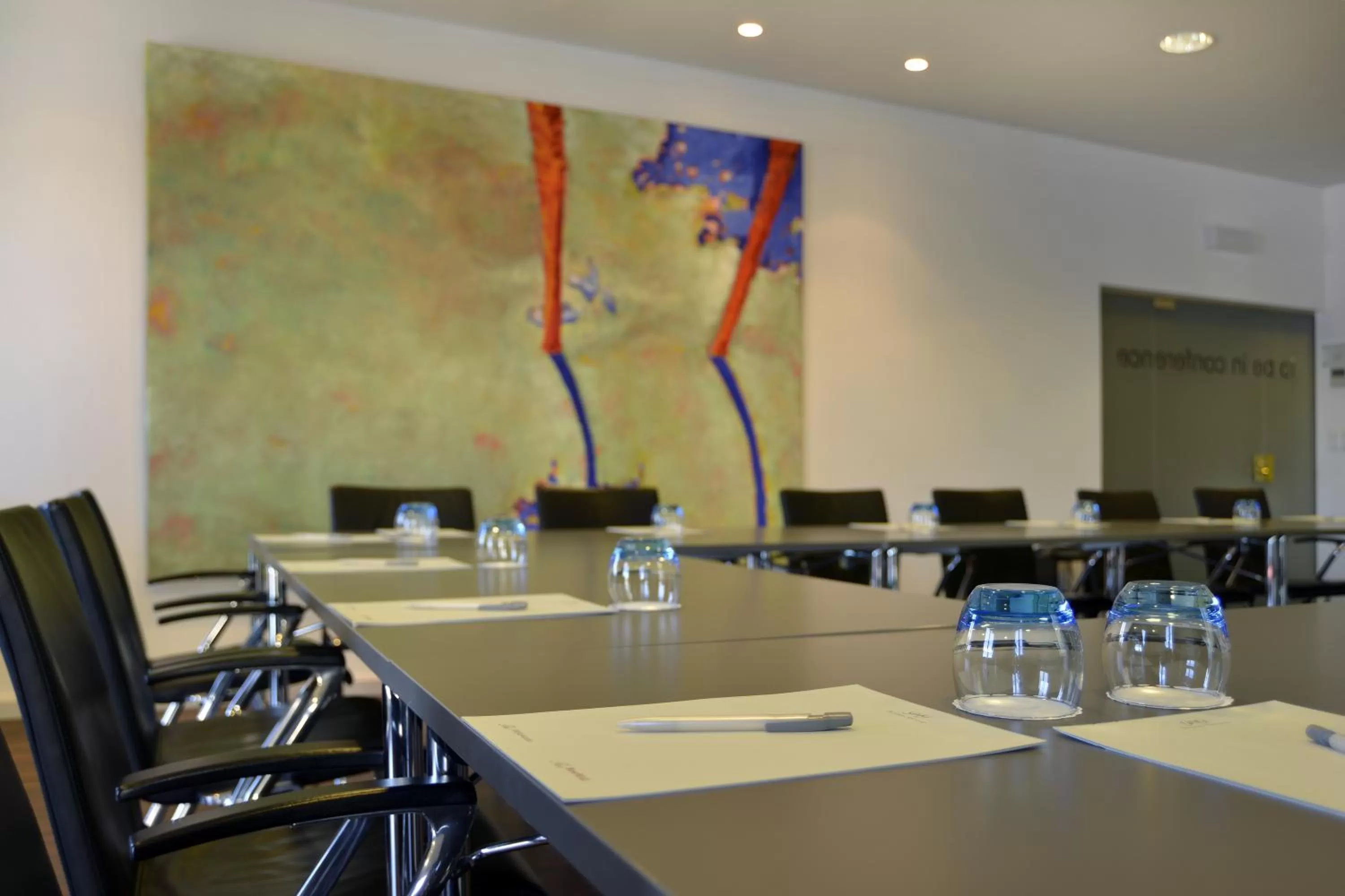 Business facilities in The Ambassador