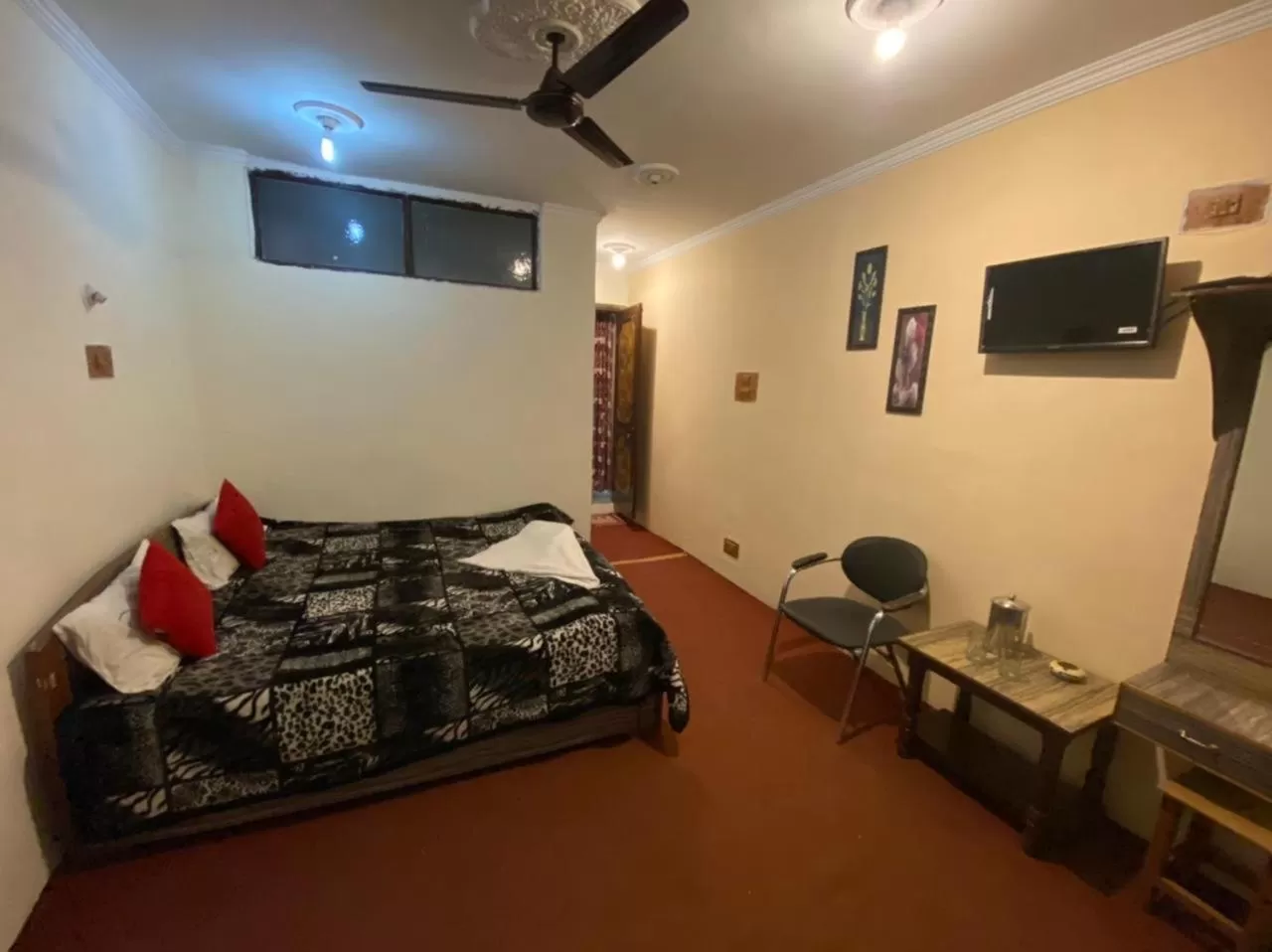 Bed in Hotel Young Mamta