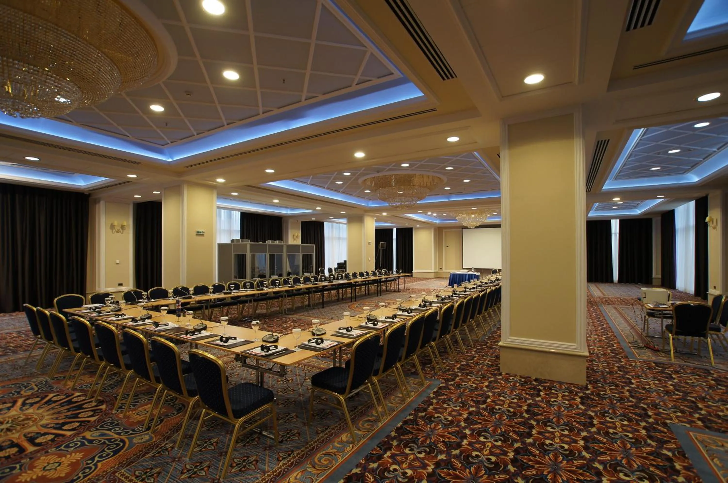 Meeting/conference room in Ramada Plaza by Wyndham Gevgelija