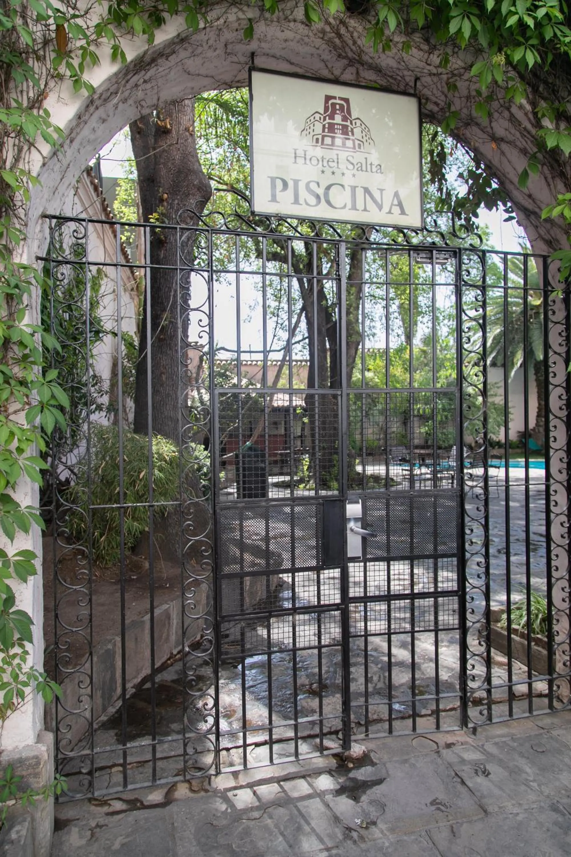 BBQ facilities in Hotel Salta