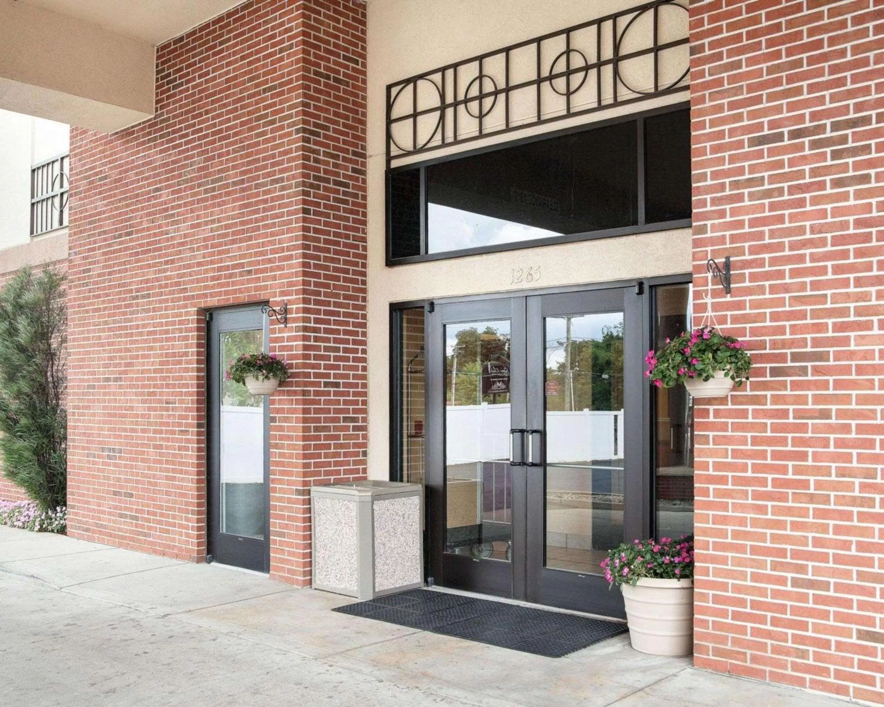 Property building in Quality Inn & Suites Niles