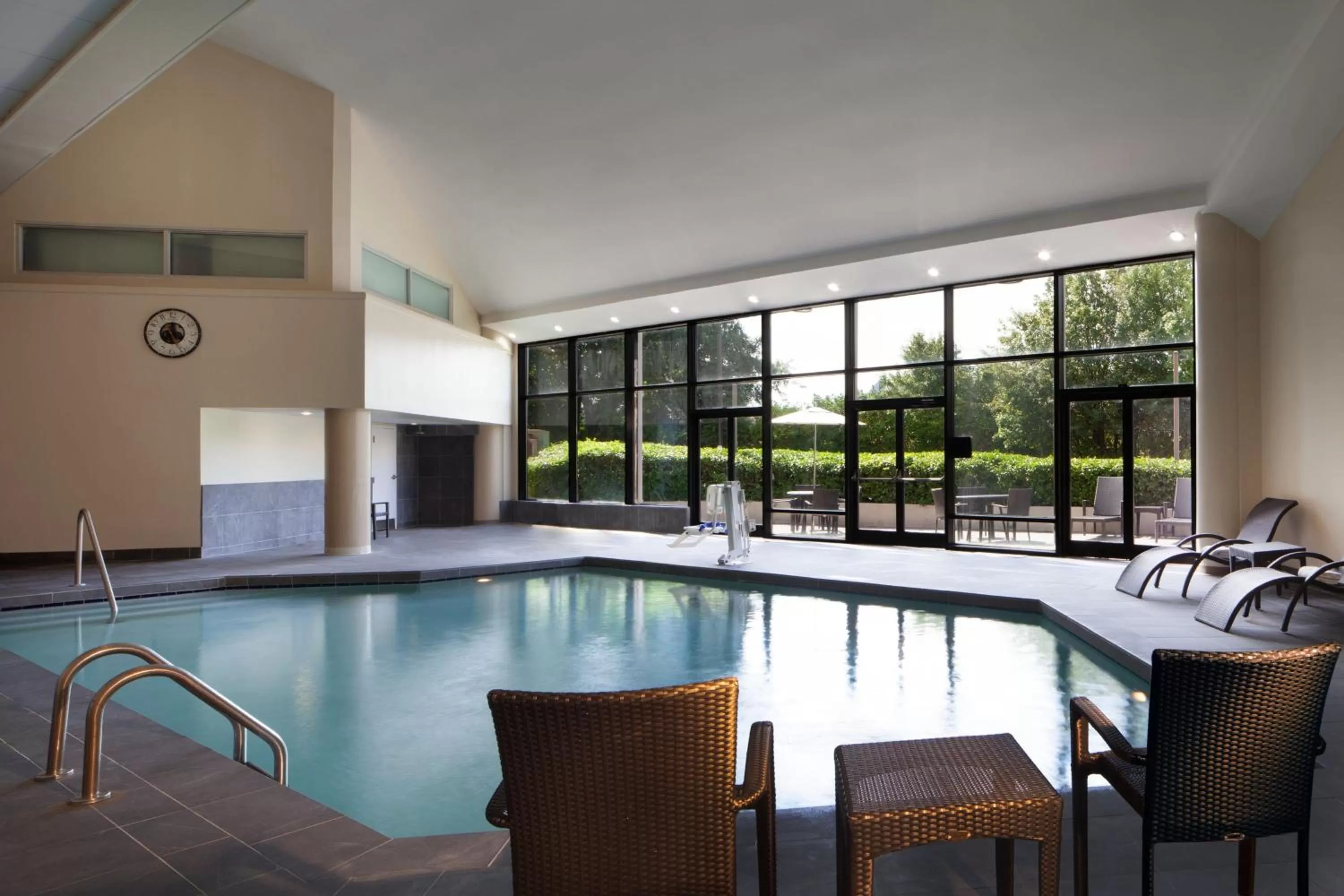 Swimming pool in Marriott Memphis East