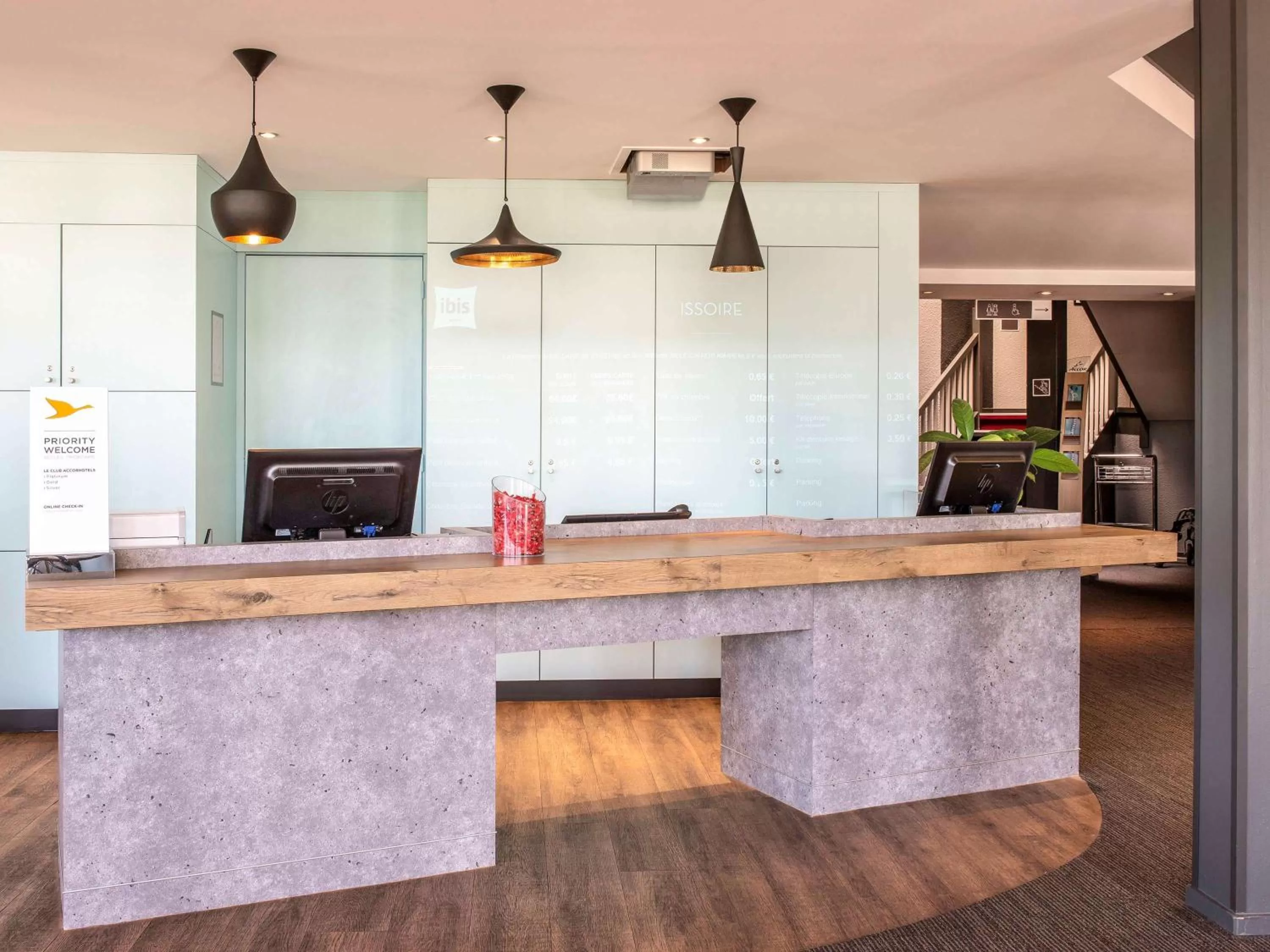 Property building in ibis Issoire