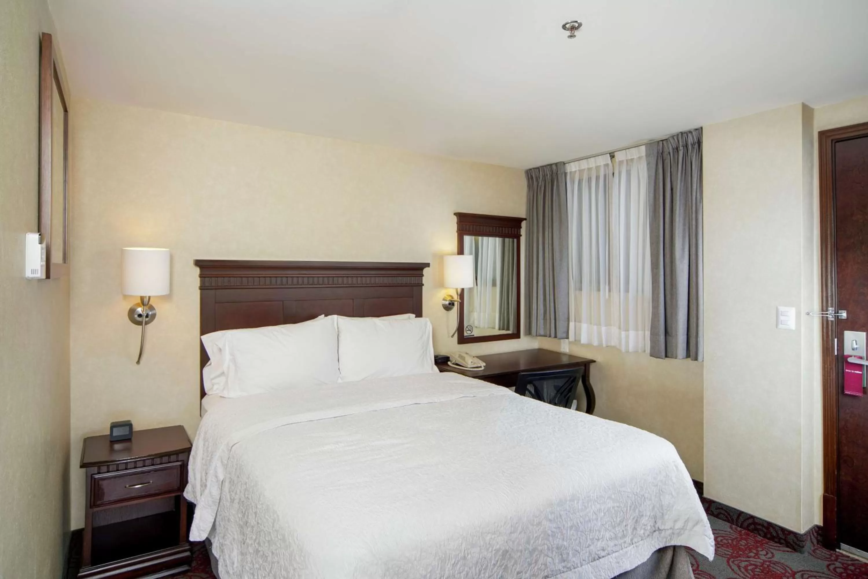 Bed in Hampton Inn & Suites Mexico City - Centro Historico