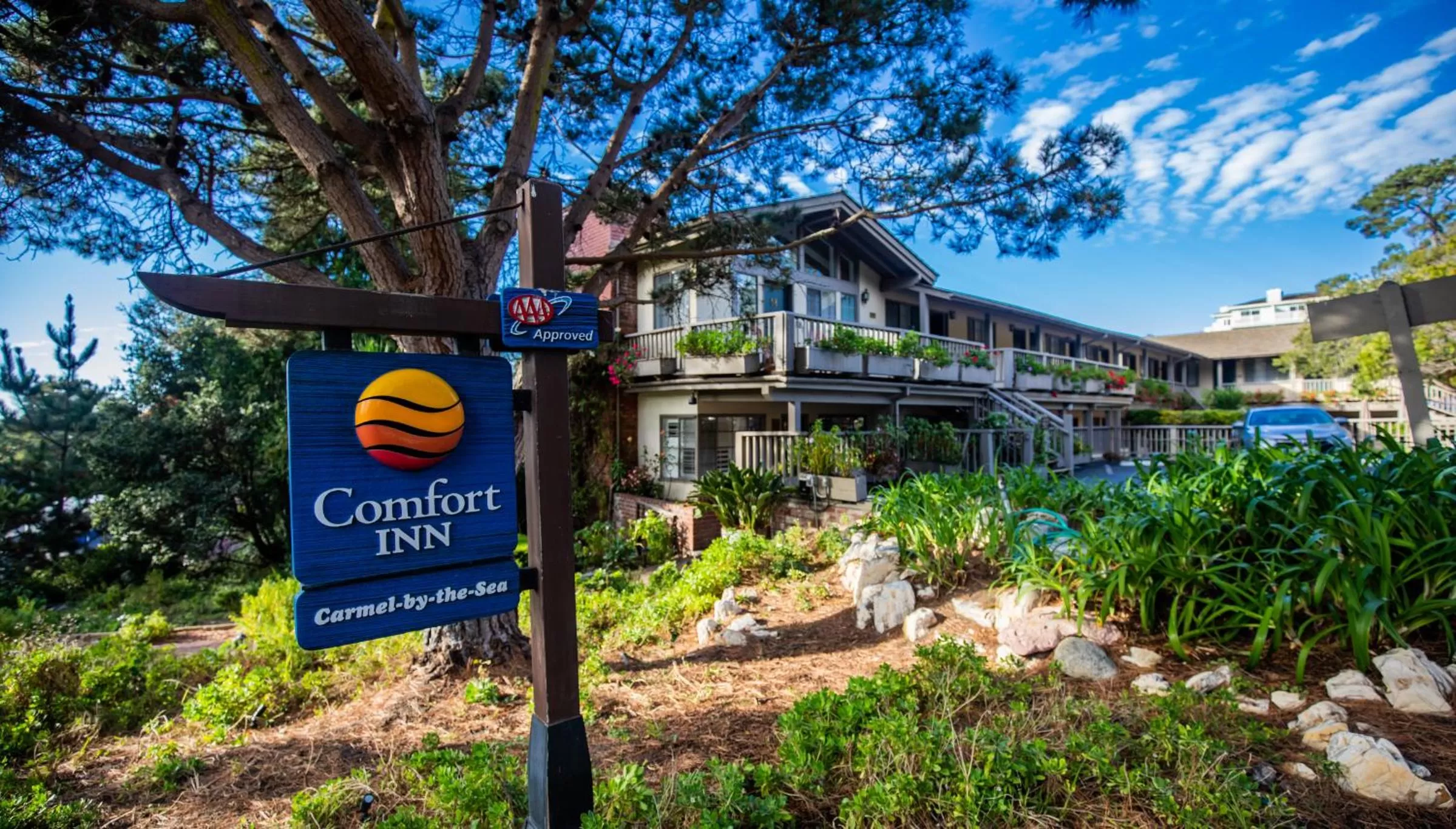 Property building in Comfort Inn Carmel By the Sea