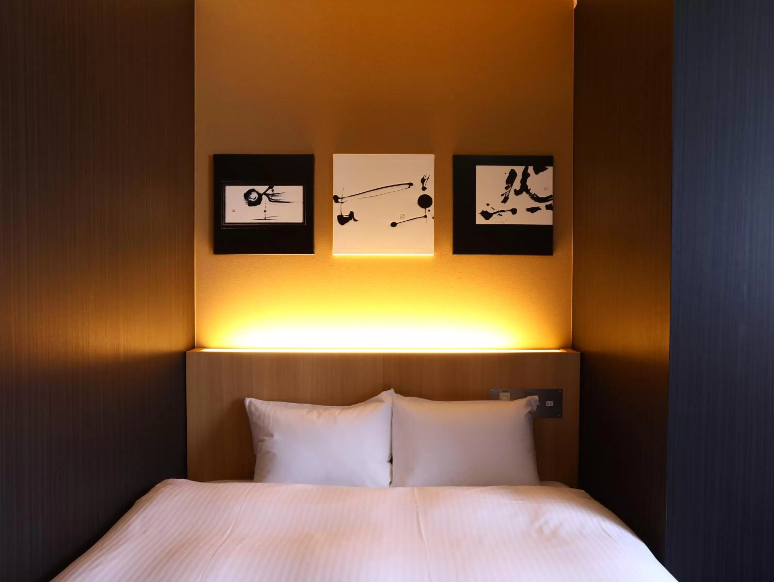 Bed in Hotel Wing International Kyoto - Shijo Karasuma