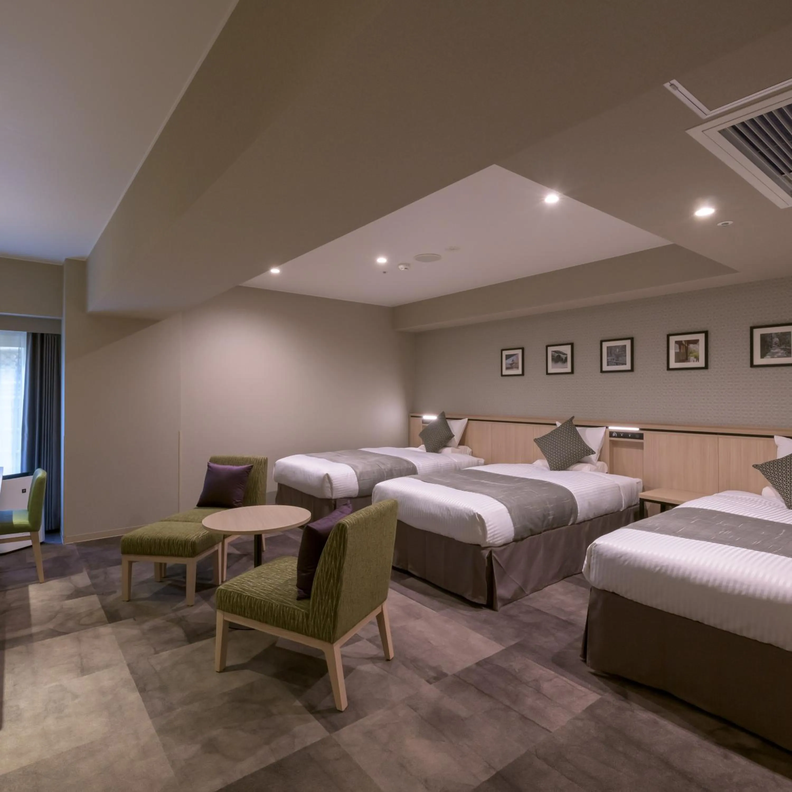 Photo of the whole room, Bed in Nara Royal Hotel