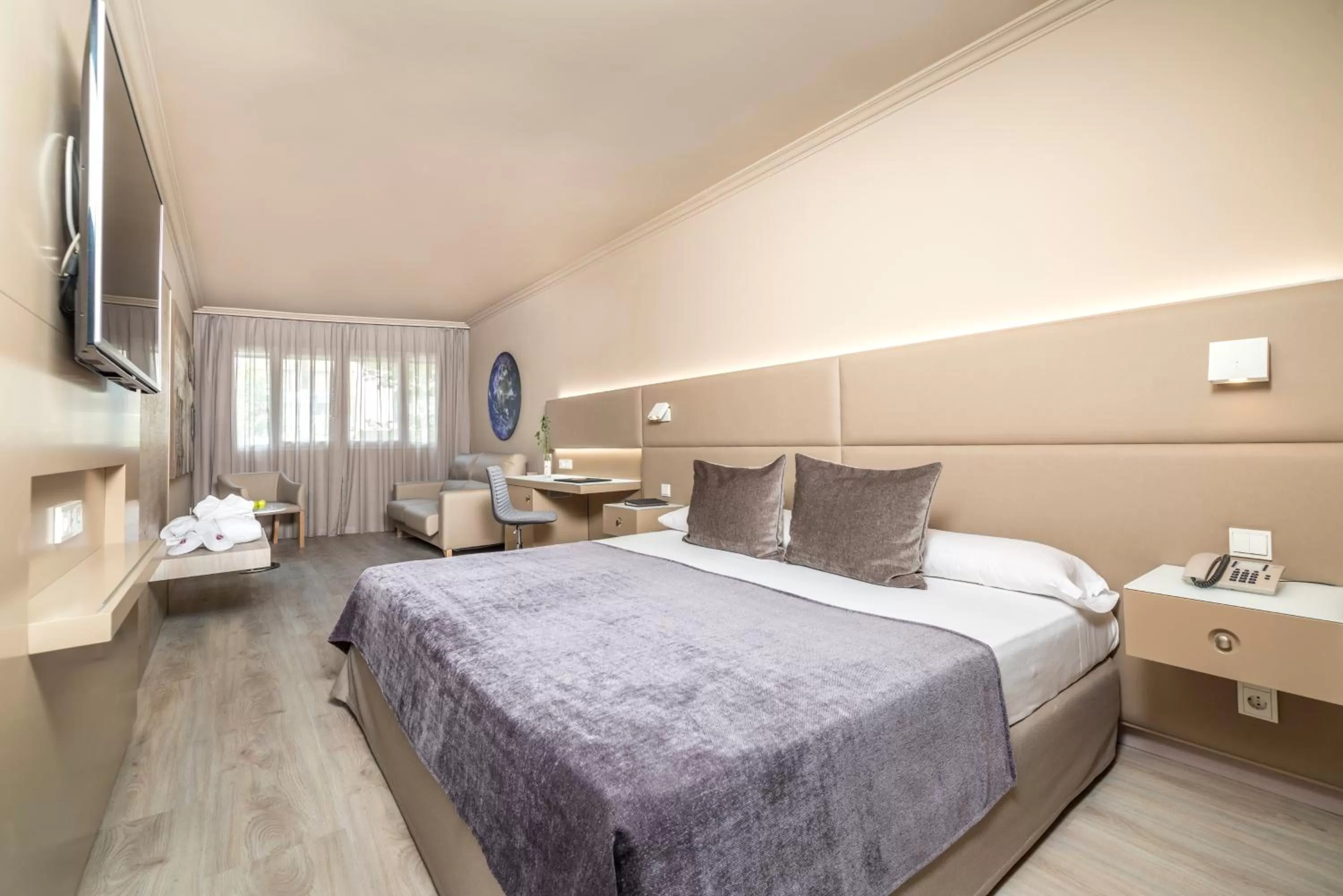 Bedroom, Bed in Sallés Hotel Pere IV