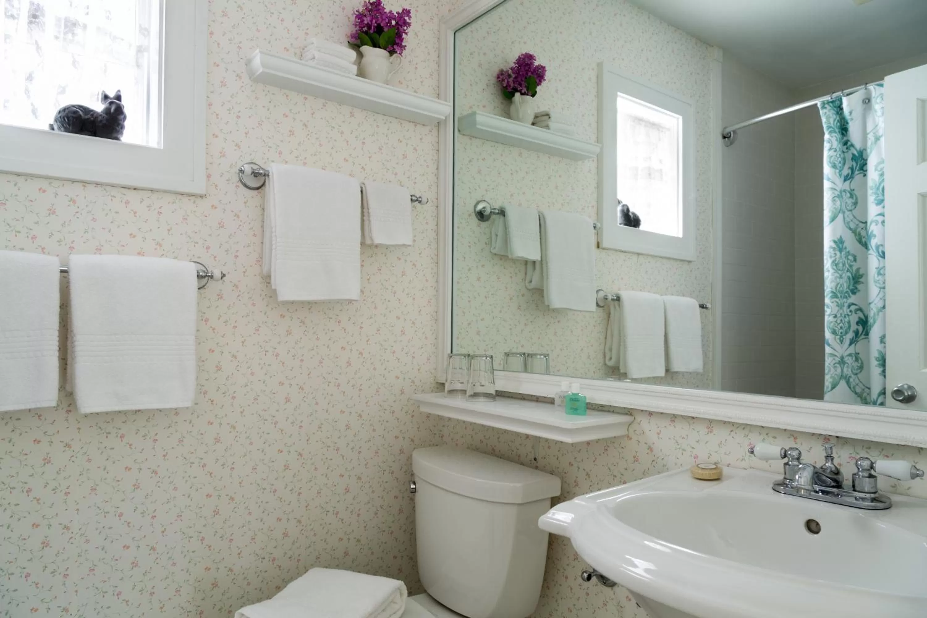 Bathroom in Four Chimneys Inn