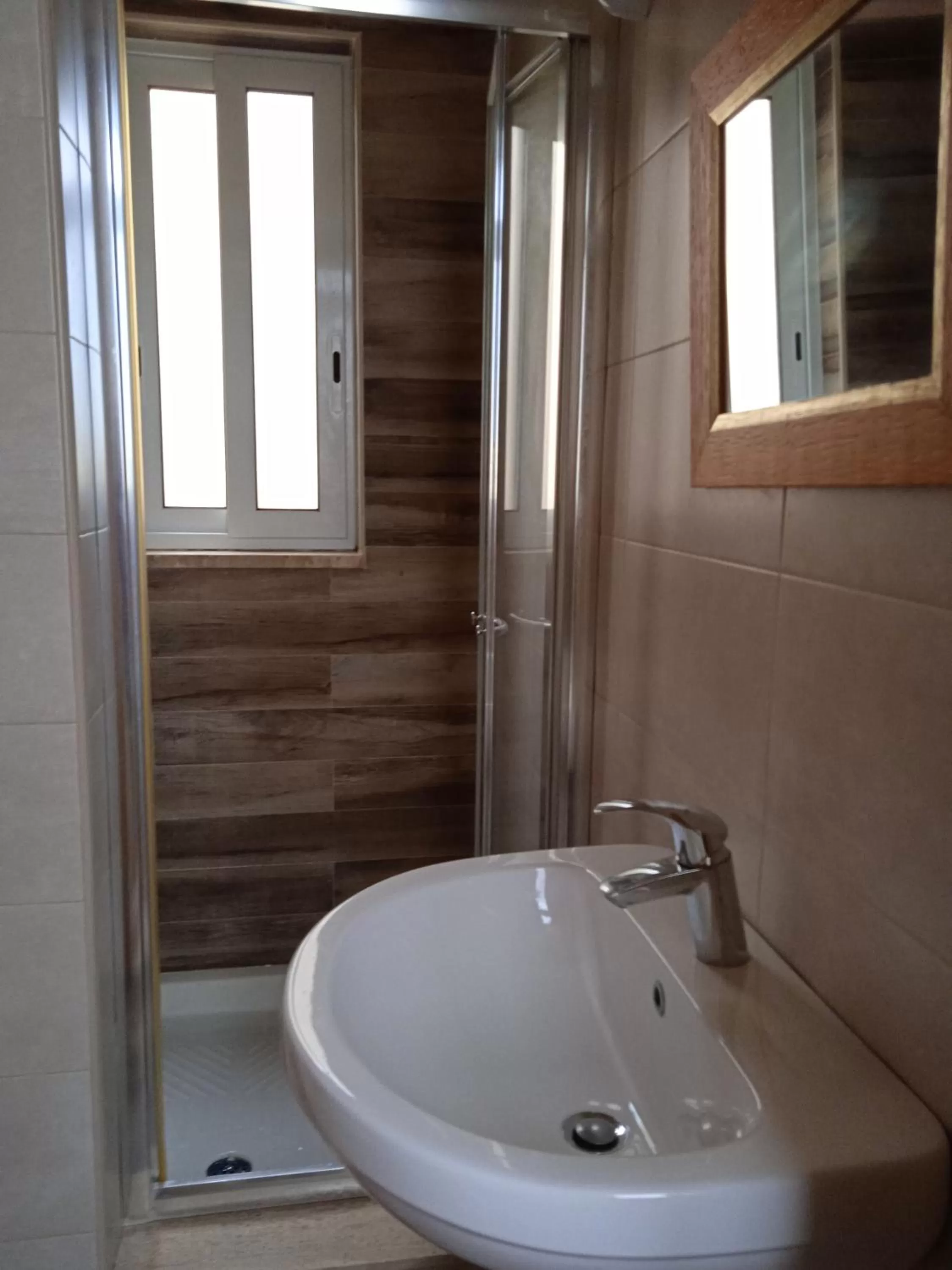 Bathroom in St George of Lydda B&B