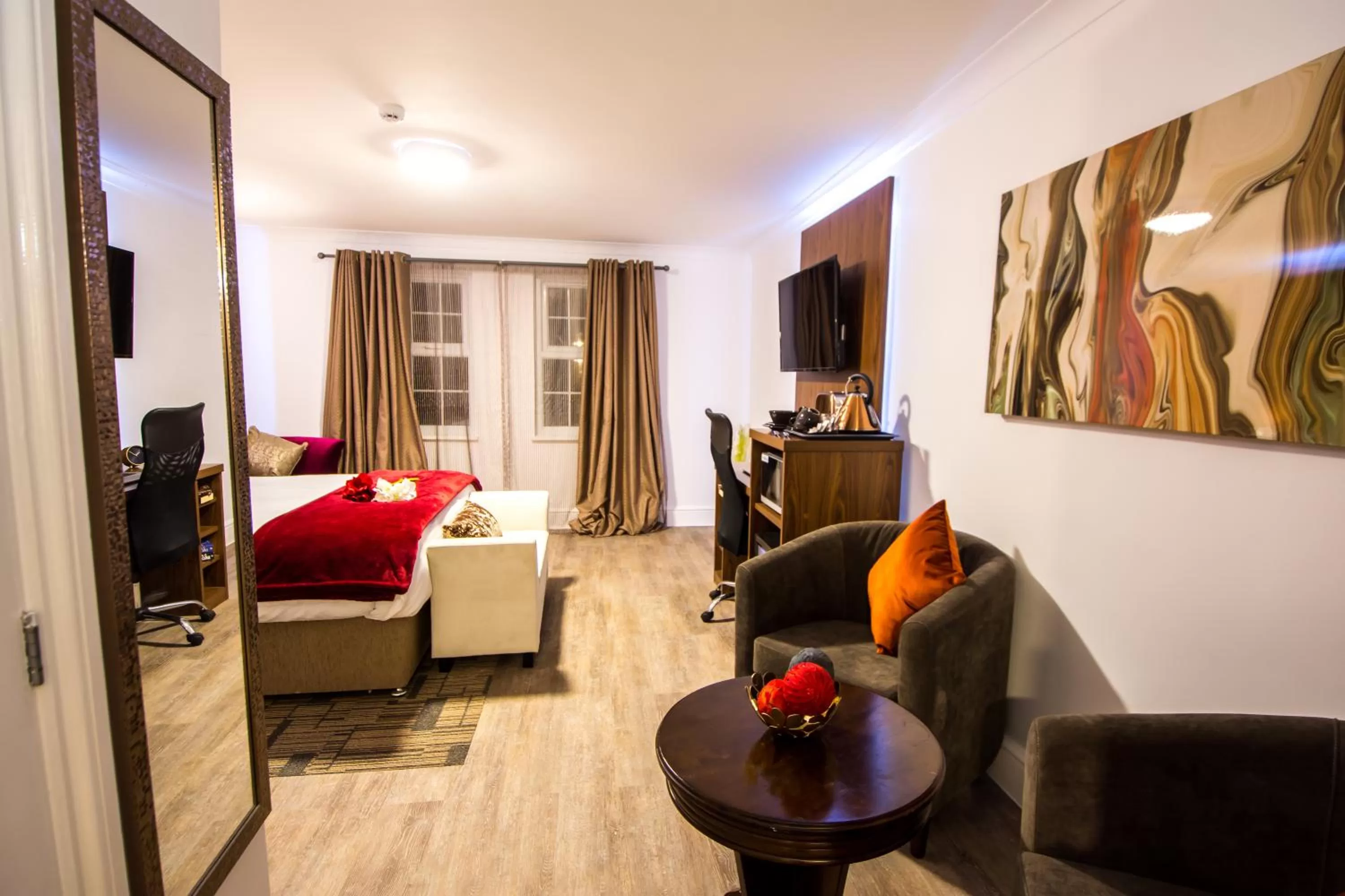 Bed in Trivelles Gatwick Hotel & airport Parking