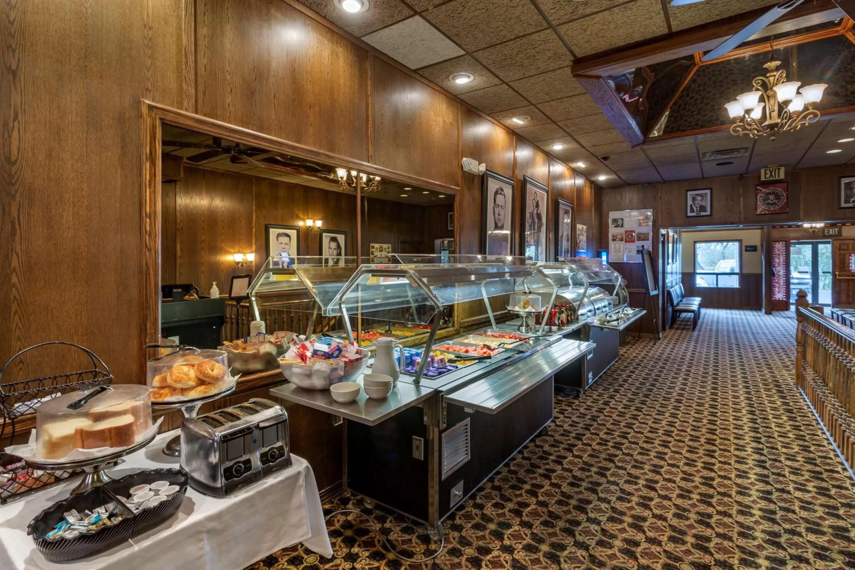 Restaurant/places to eat in Best Western Dunmar Inn