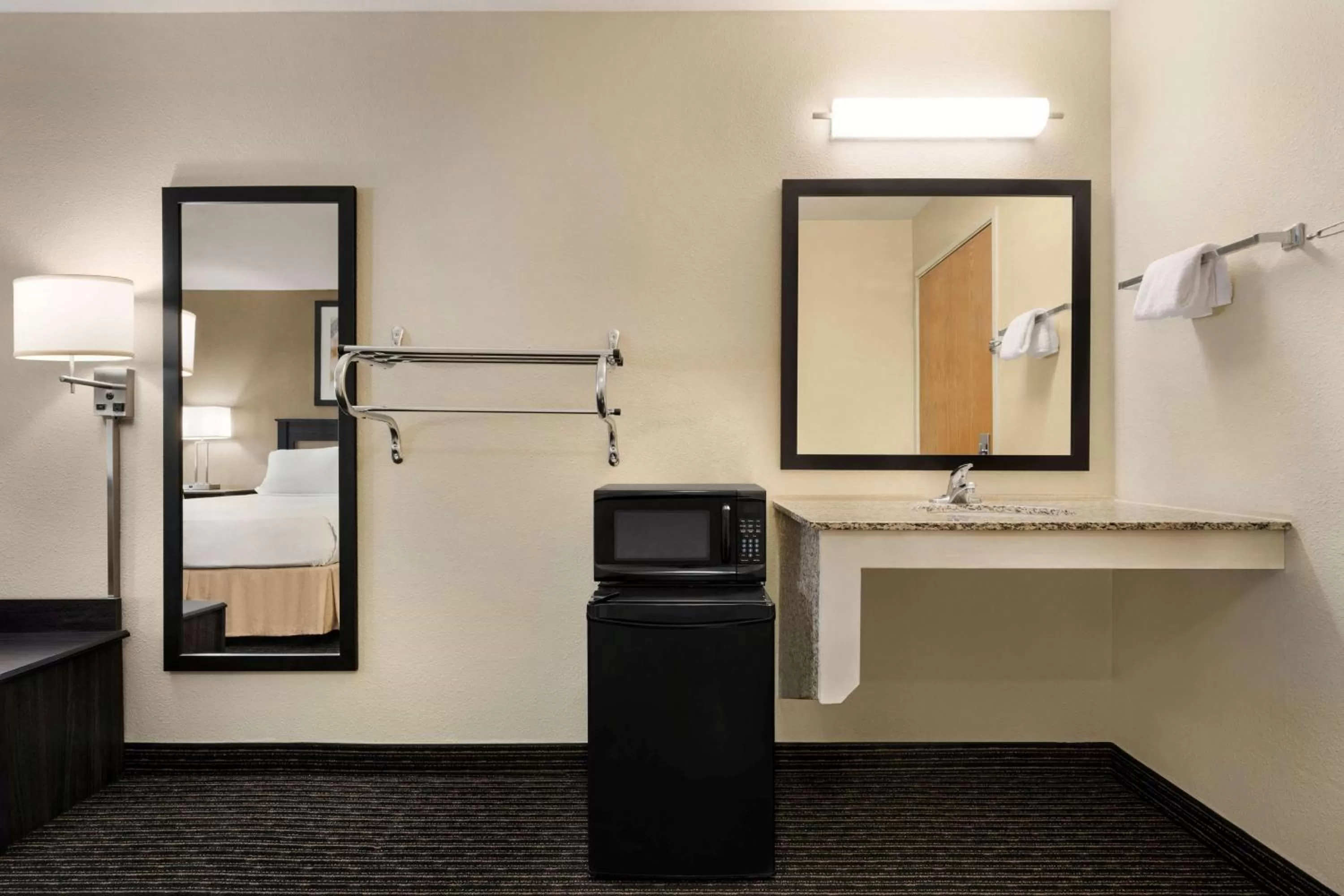 Photo of the whole room in Baymont by Wyndham Elko