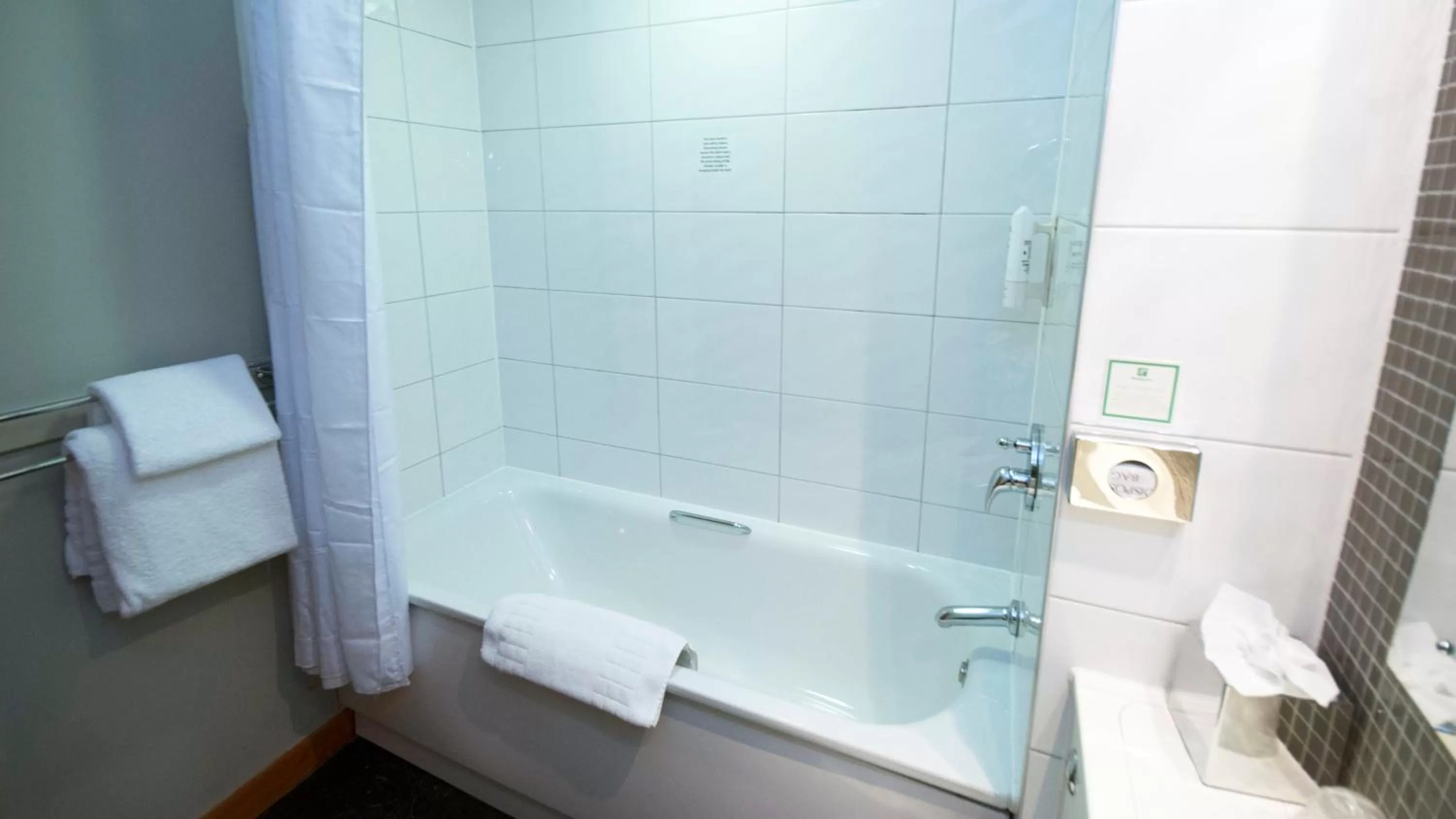 Shower, Bathroom in Holiday Inn Manchester - Central Park, an IHG Hotel