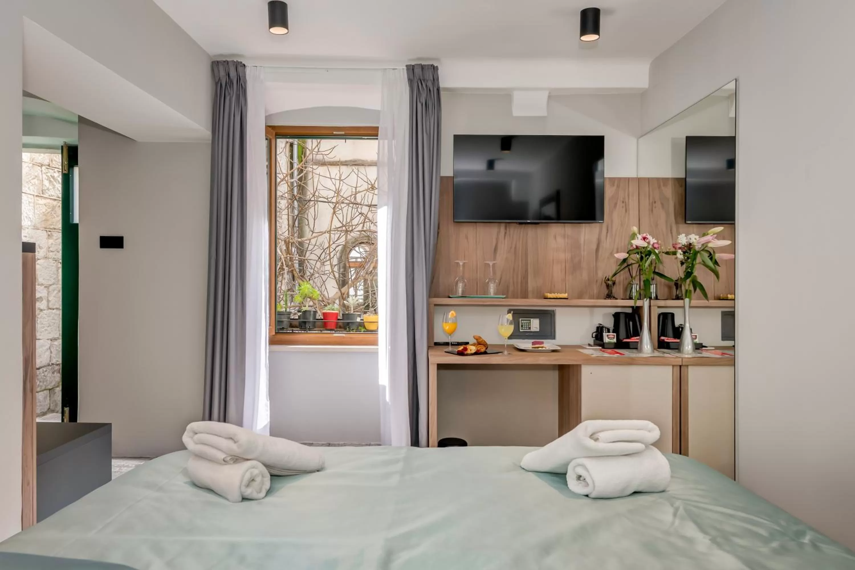 TV and multimedia, Bed in Makarun Heritage Rooms