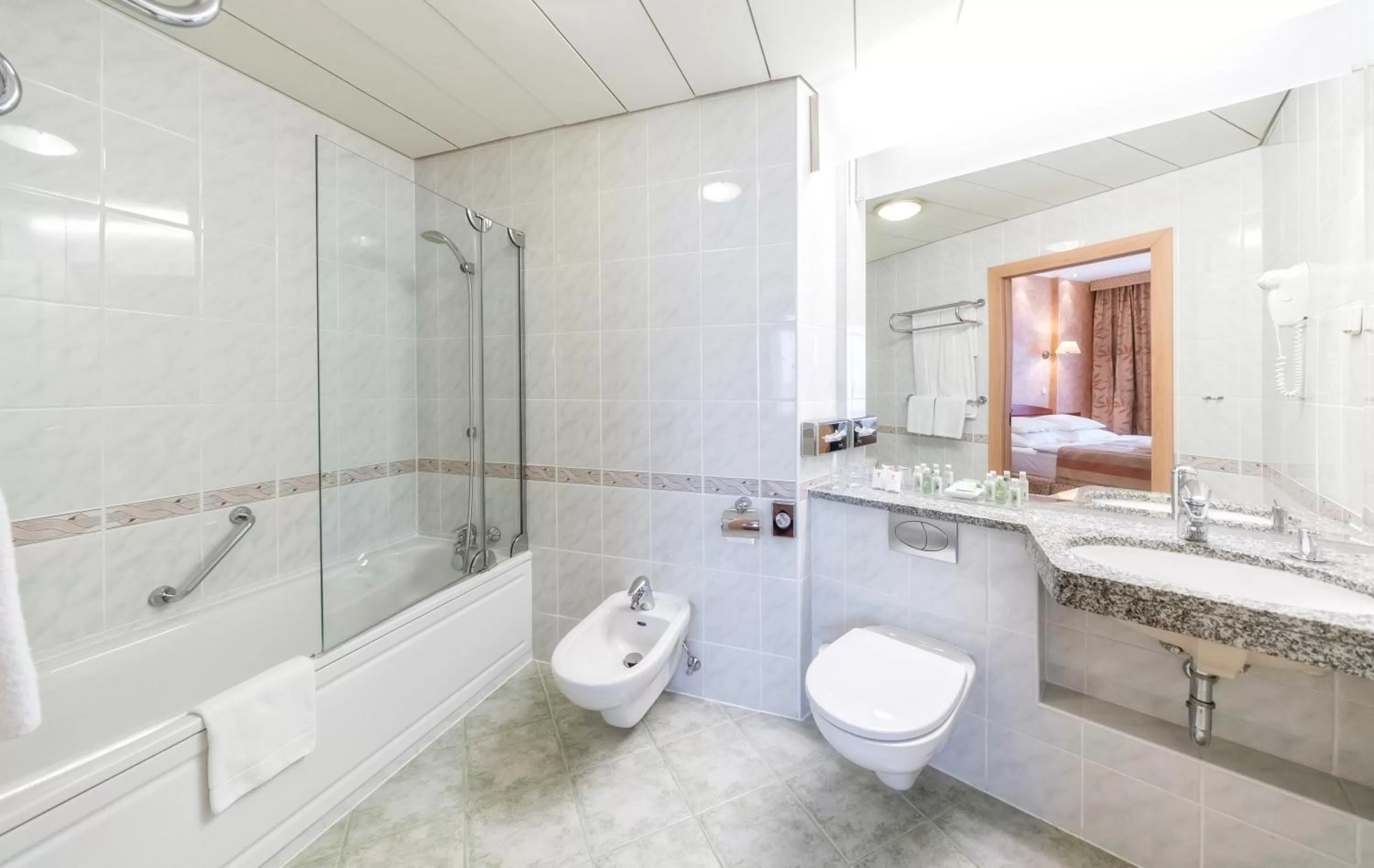 Toilet in HP Park Plaza