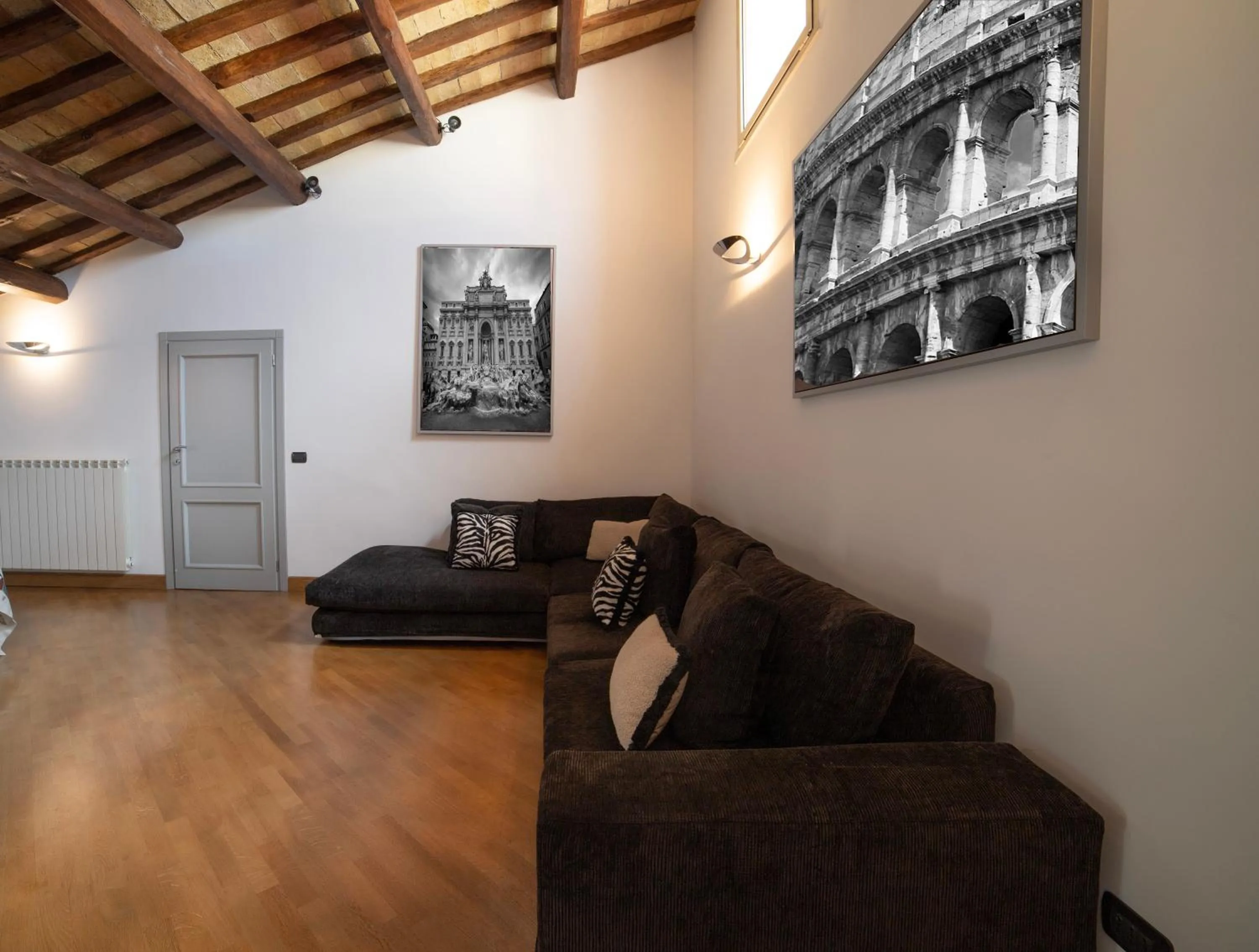 Living room in Splendor Suite Rome - Suites & Apartments