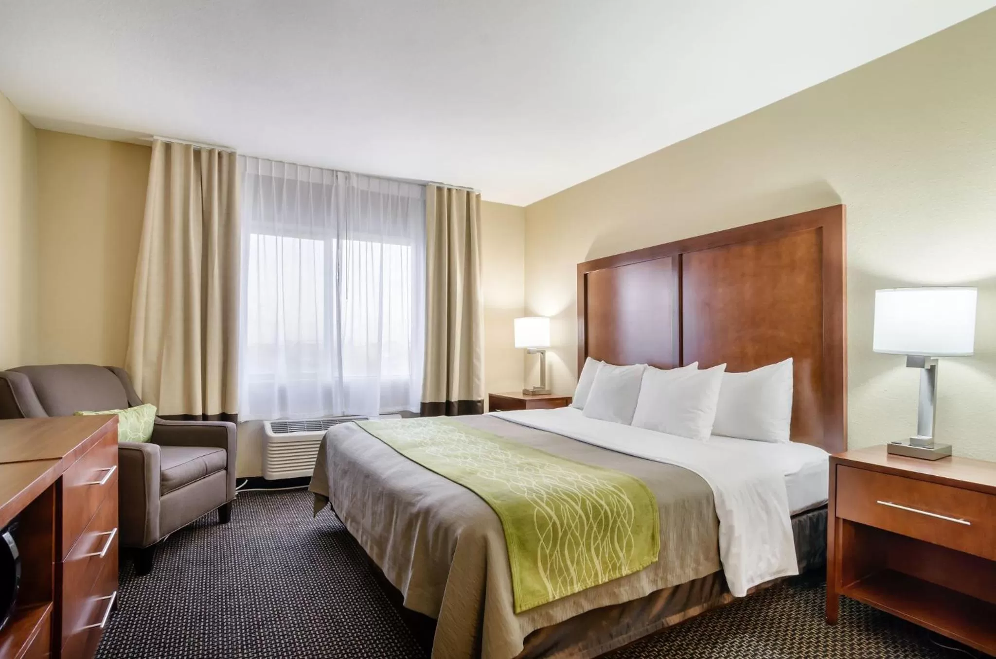 King Suite - Non-Smoking in Comfort Inn