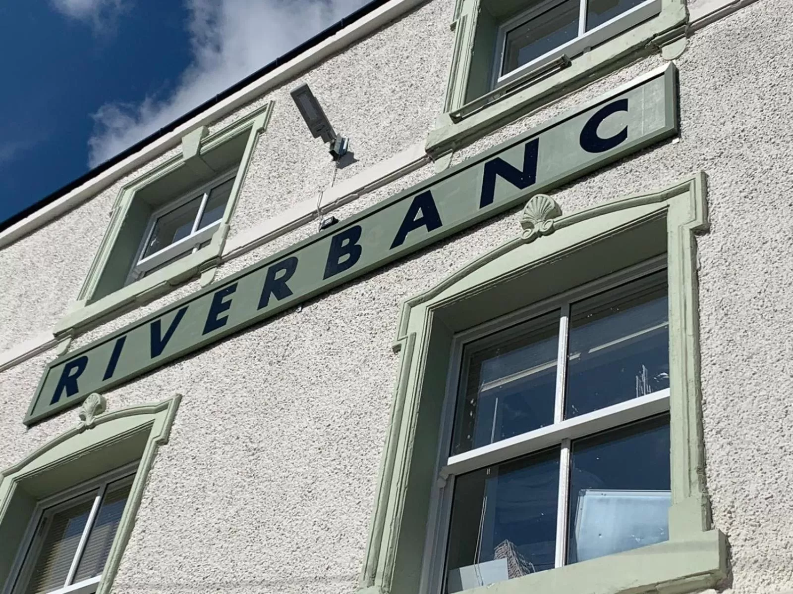 Facade/entrance in Riverbanc