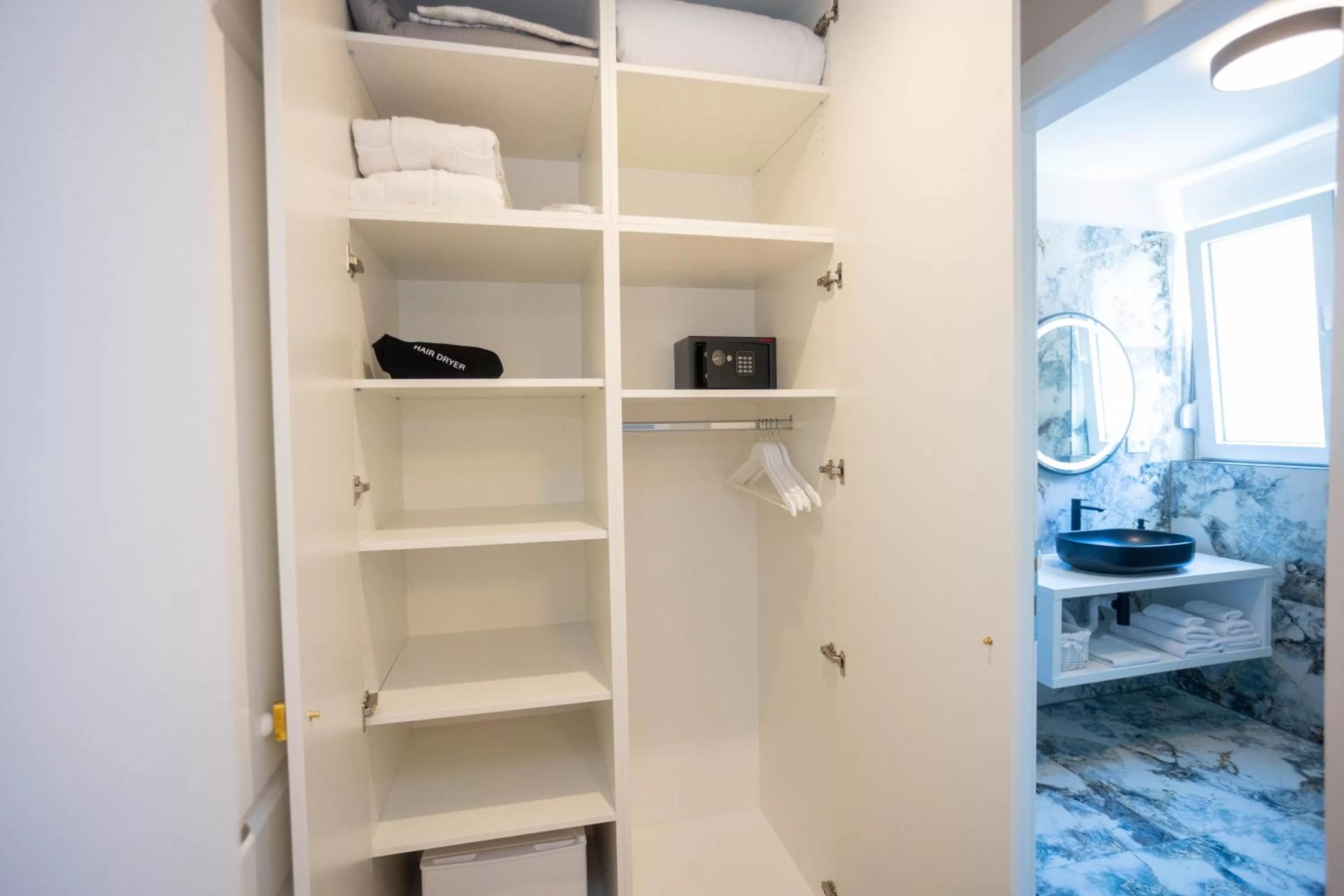 wardrobe in City and Style Luxury Rooms Split