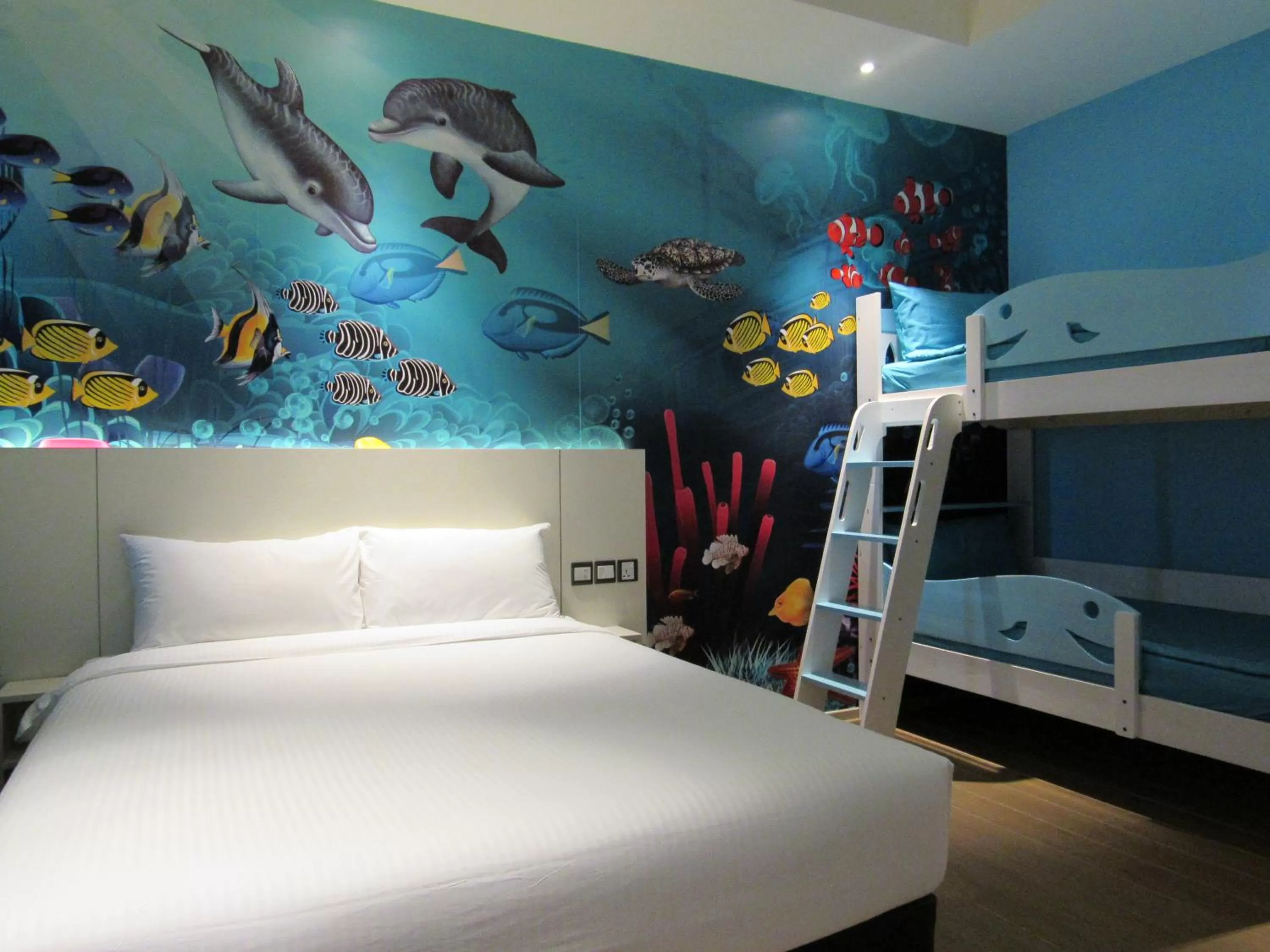 Bed in D'Resort @ Downtown East