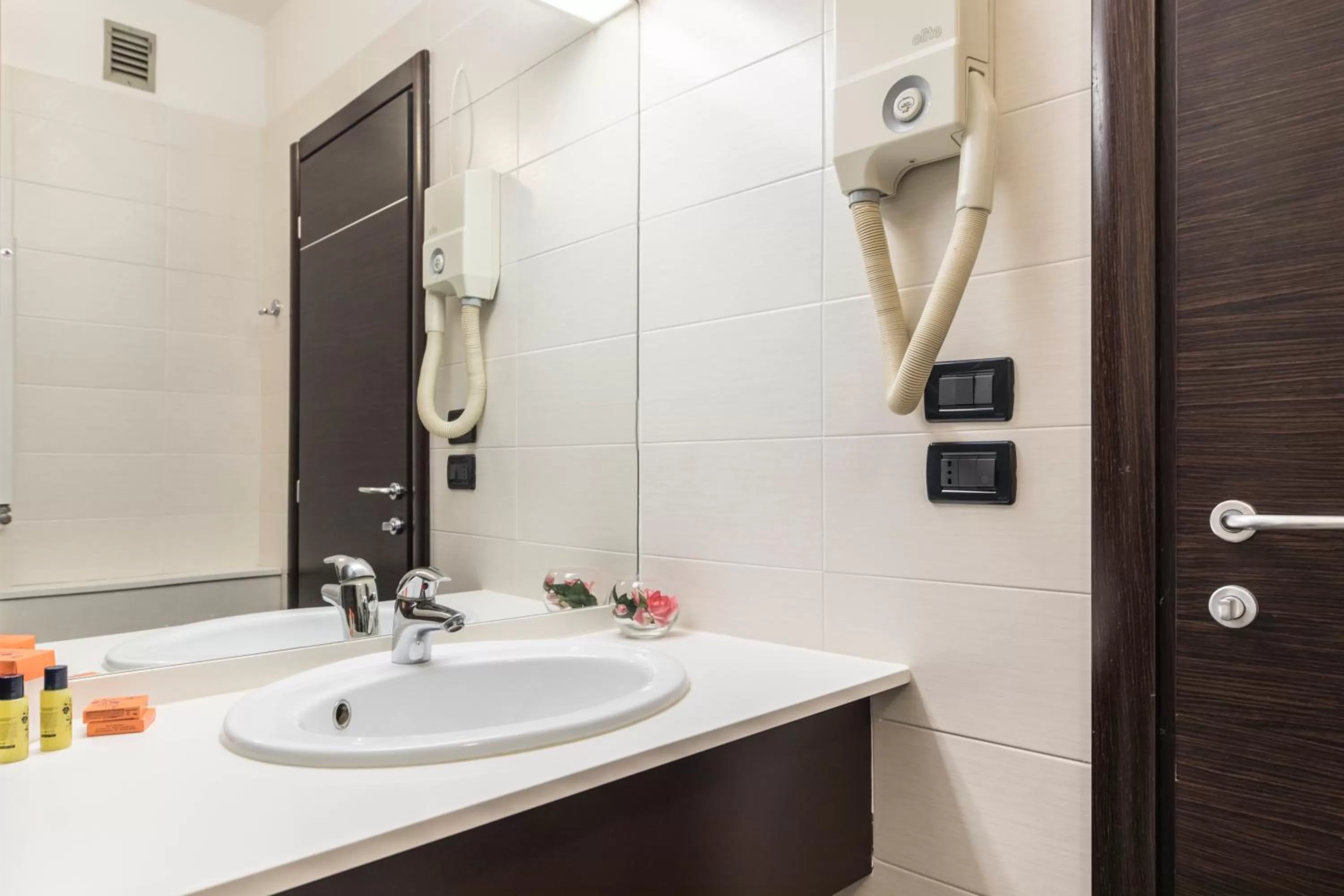 Bathroom in Hotel Donatello Imola