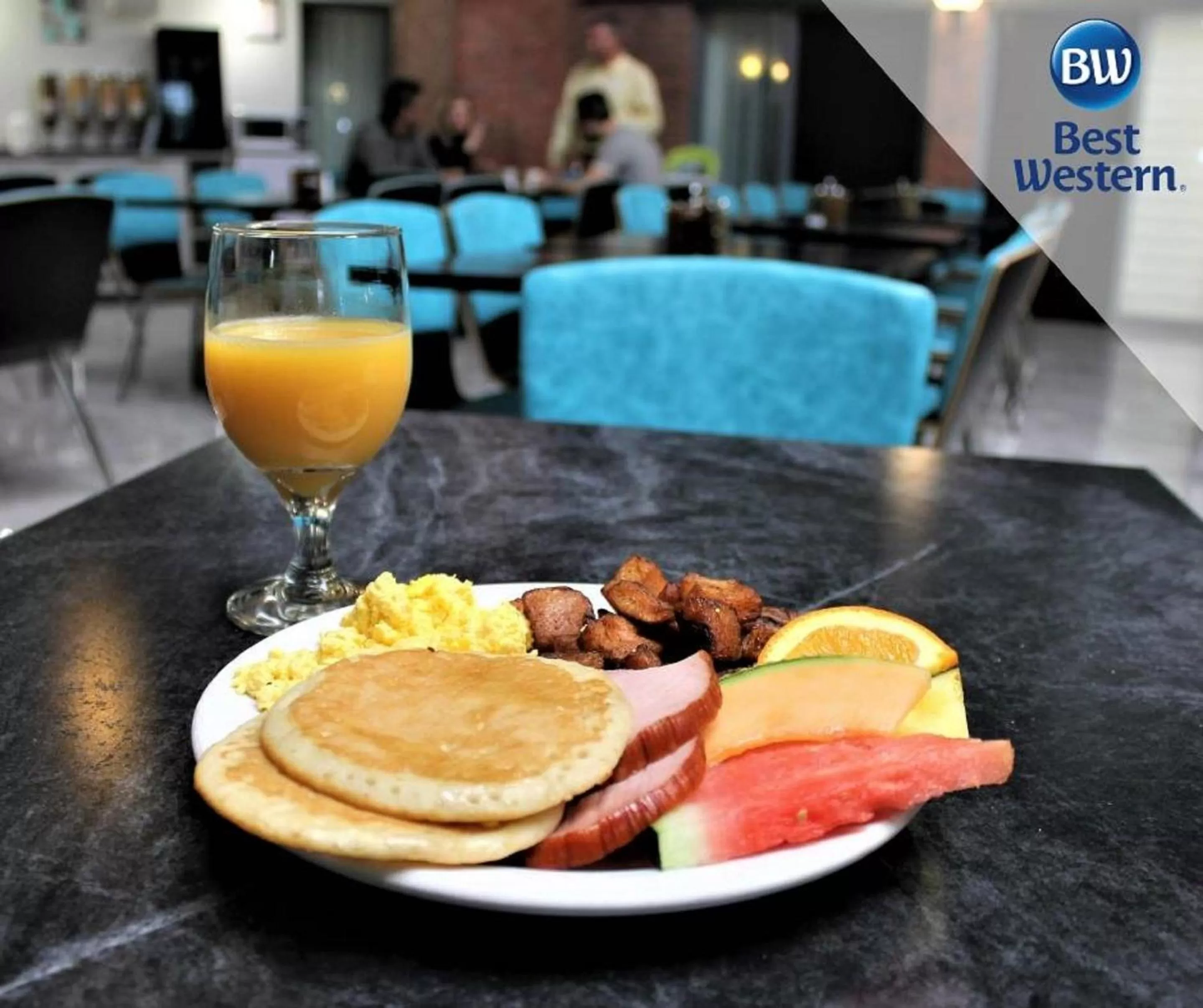 Breakfast in Best Western Laval-Montreal & Conference Centre