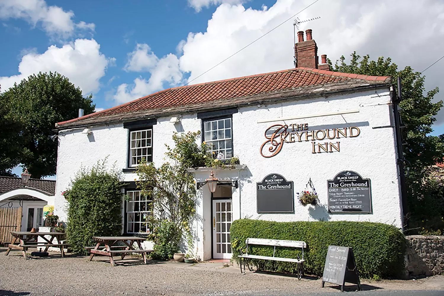 Facade/entrance, Property Building in The Greyhound Inn