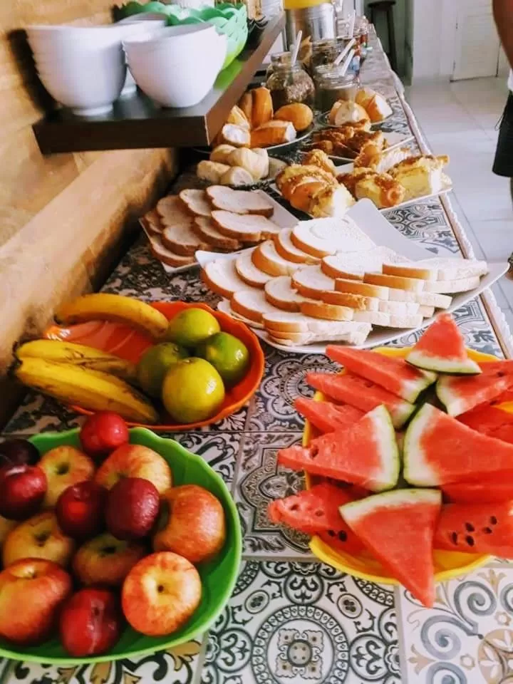 Buffet breakfast in Pousada Âncora