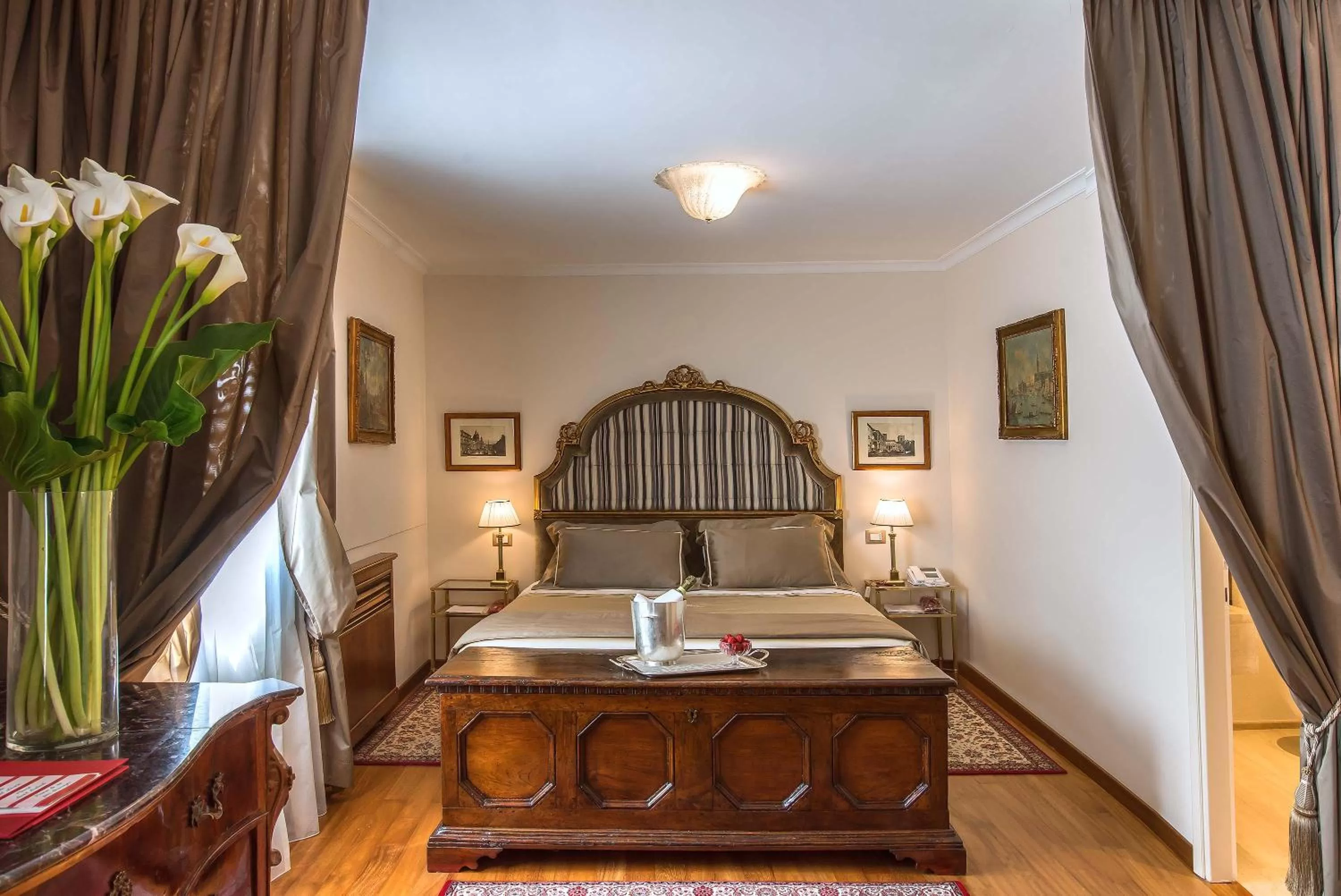 Photo of the whole room, Bed in Hotel Forum