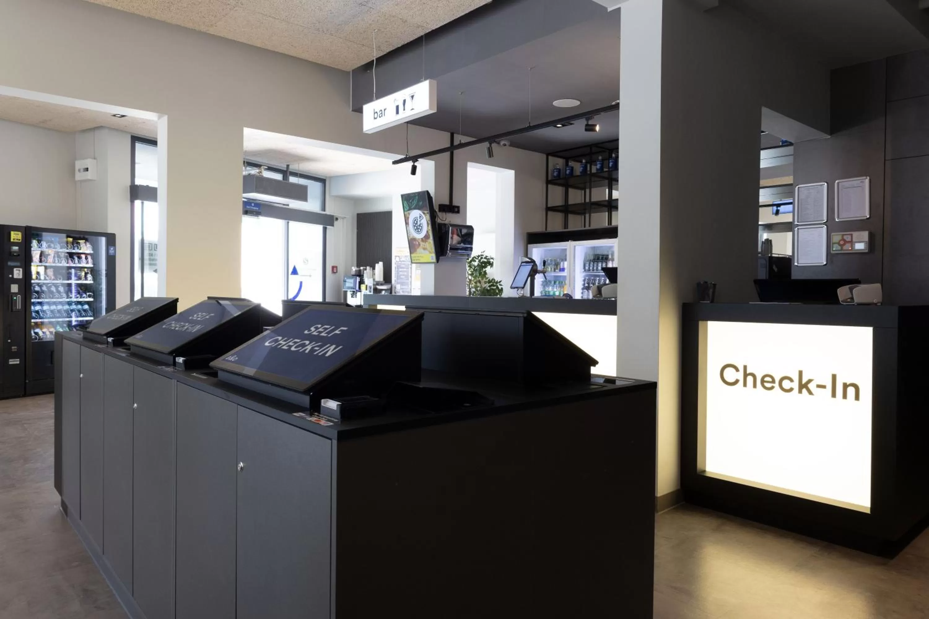 Lobby or reception in a&o München Hackerbrücke