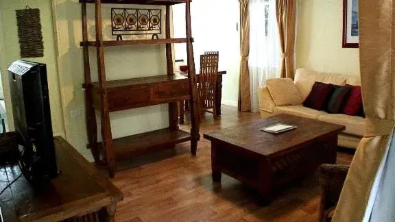 Two-Bedroom Apartment in Coconut Palms On The Bay Two-Bedroom Apartment in Coconut Palms On The Bay