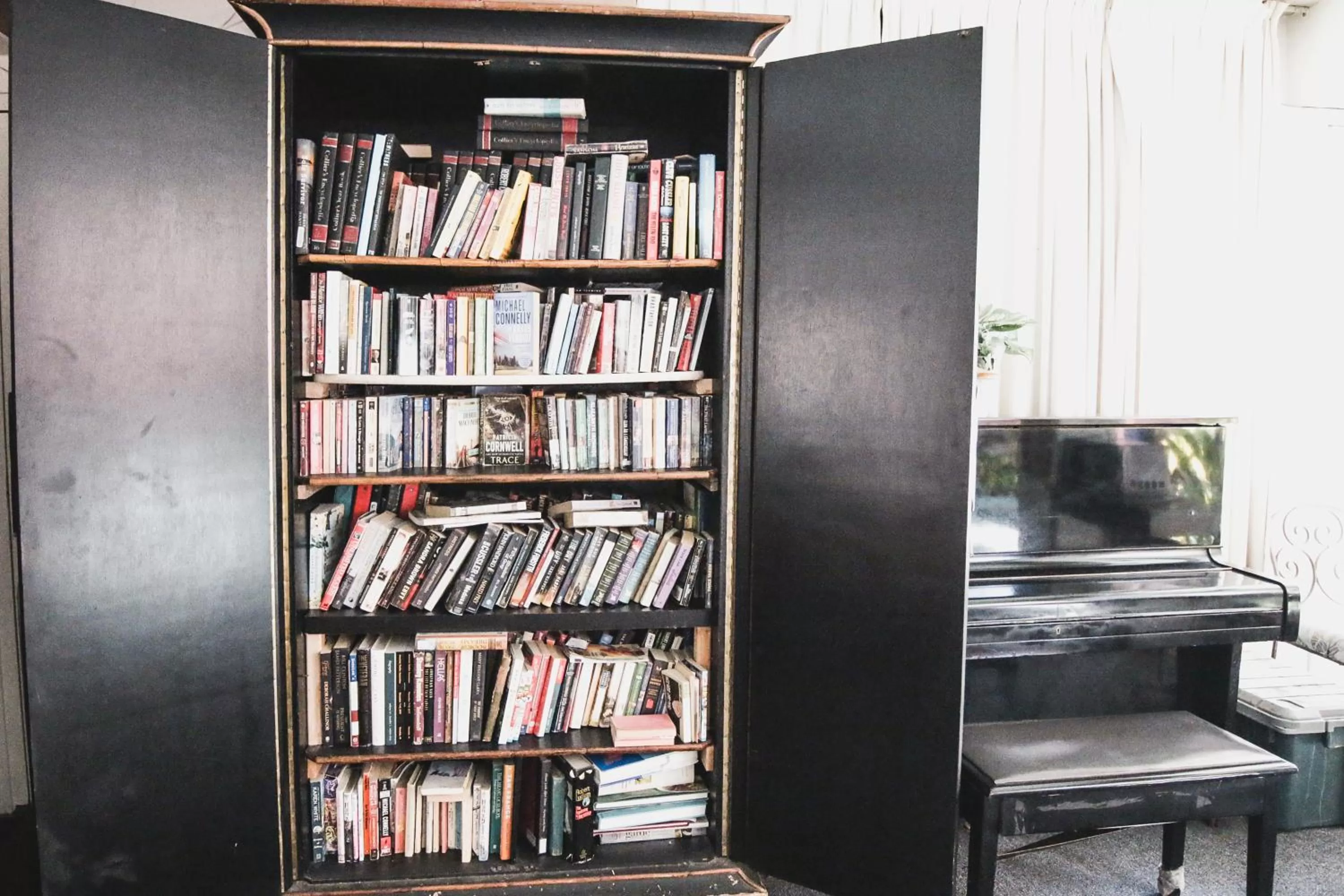 Library in Royal Grove Waikiki