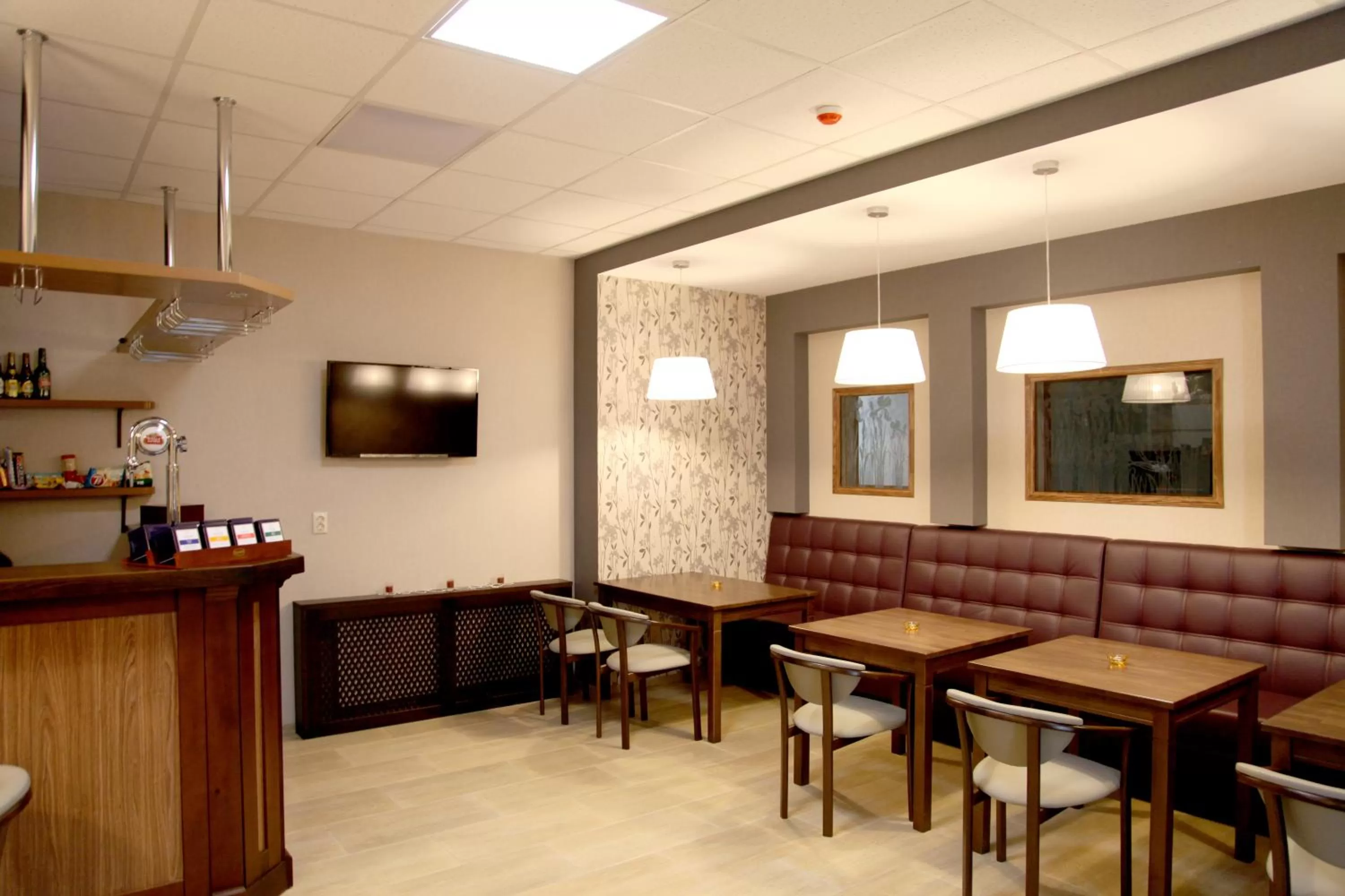 Lounge or bar in irisHotels