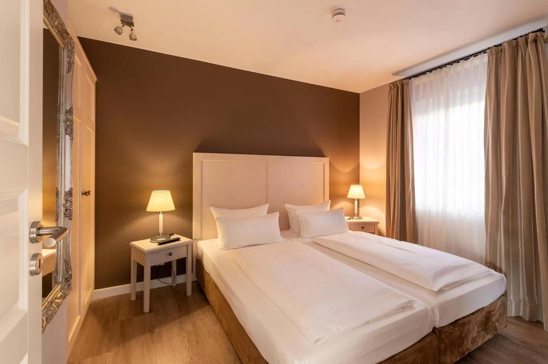 Bedroom, Bed in Hotel am Schlosspark garni