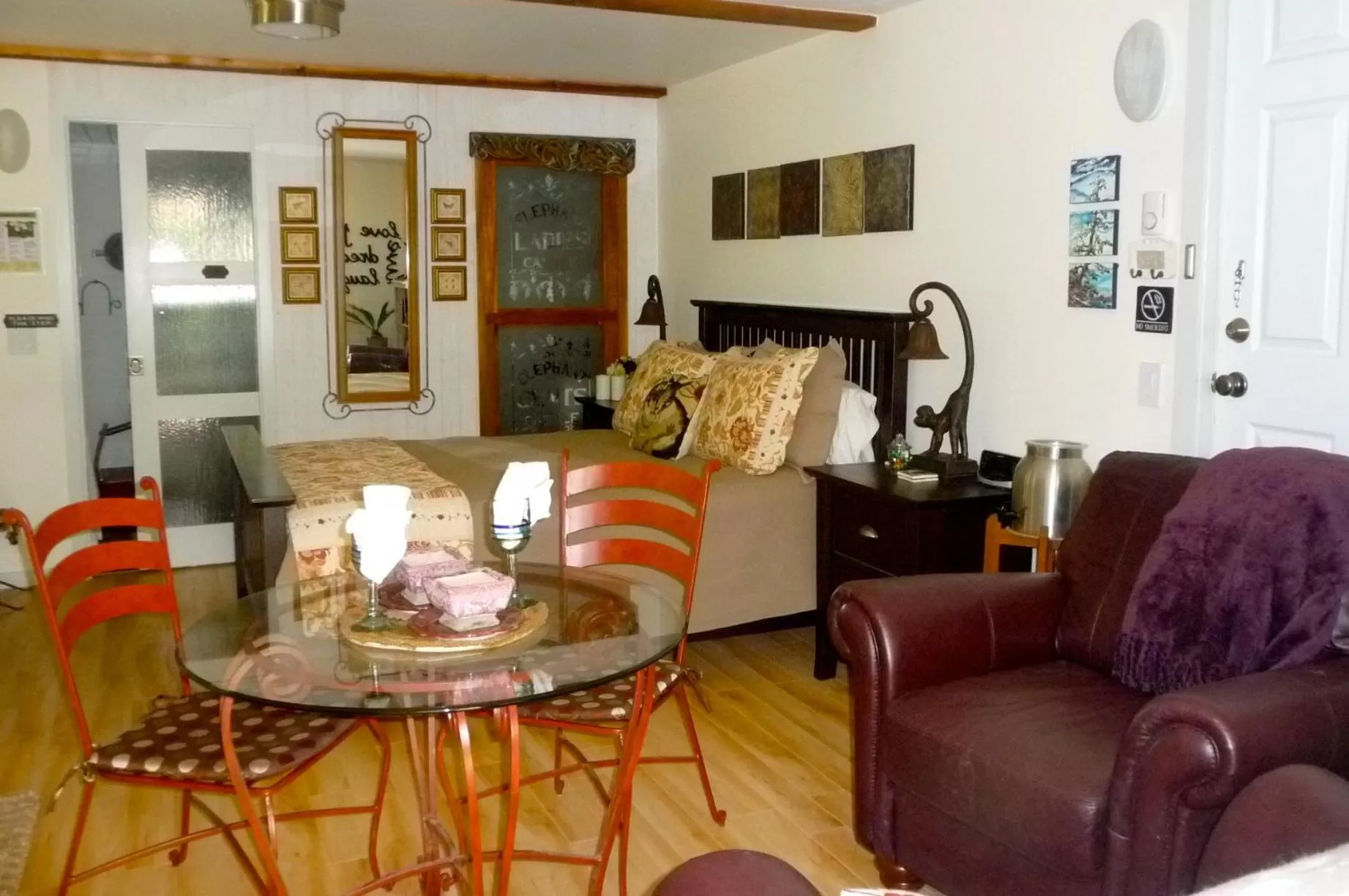 Photo of the whole room in Magnolia Petal