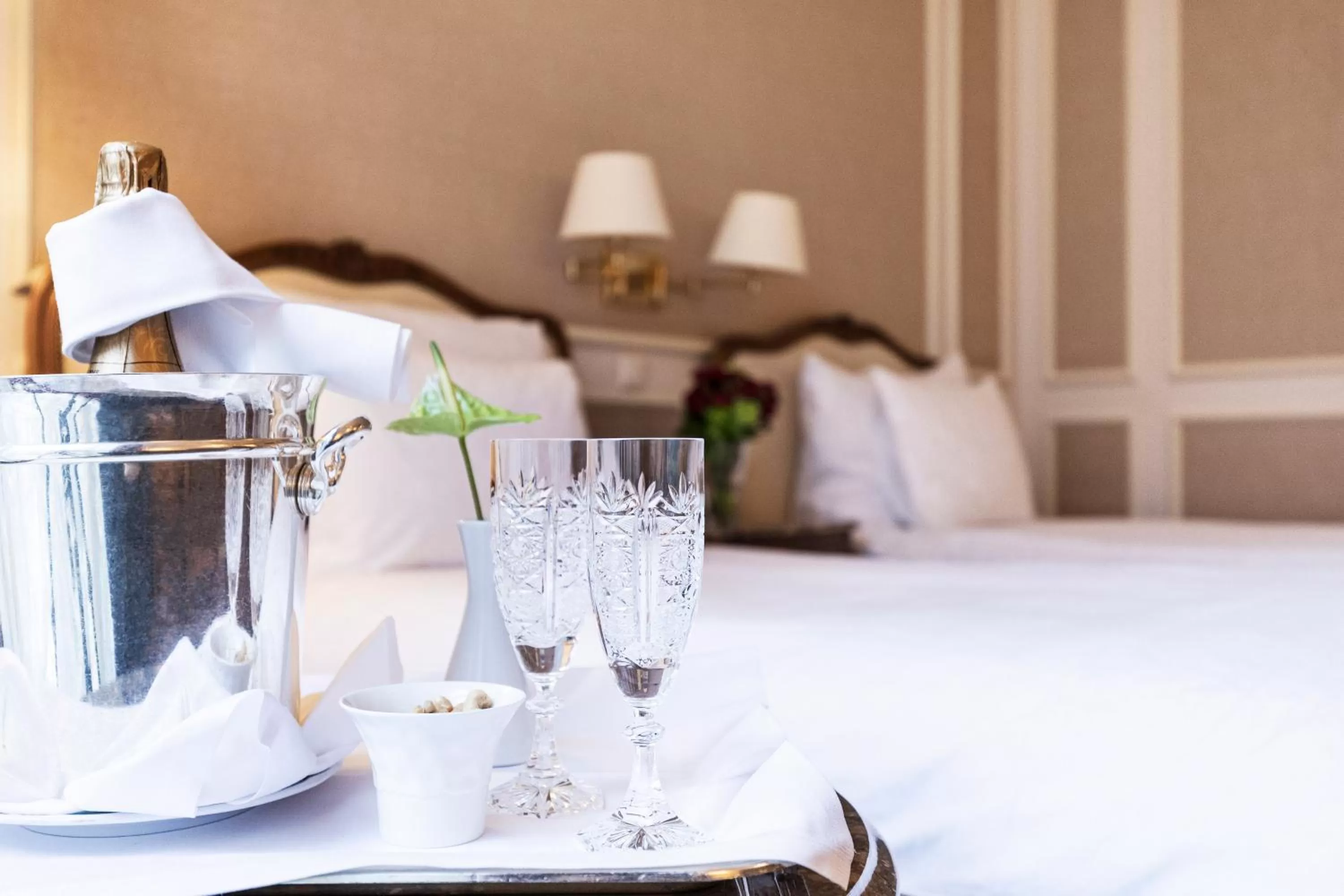 Photo of the whole room, Bed in Grand Hotel Wien