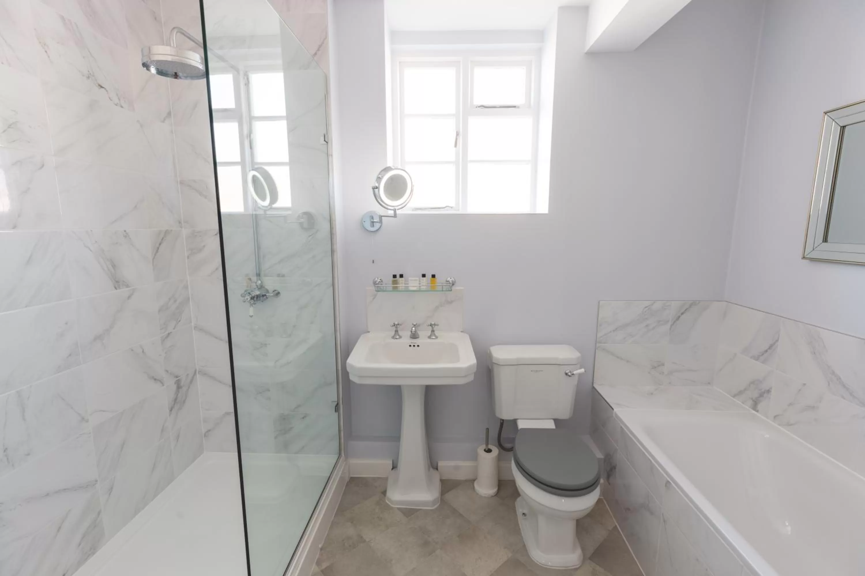 Shower in The Old Vicarage Hotel & Restaurant