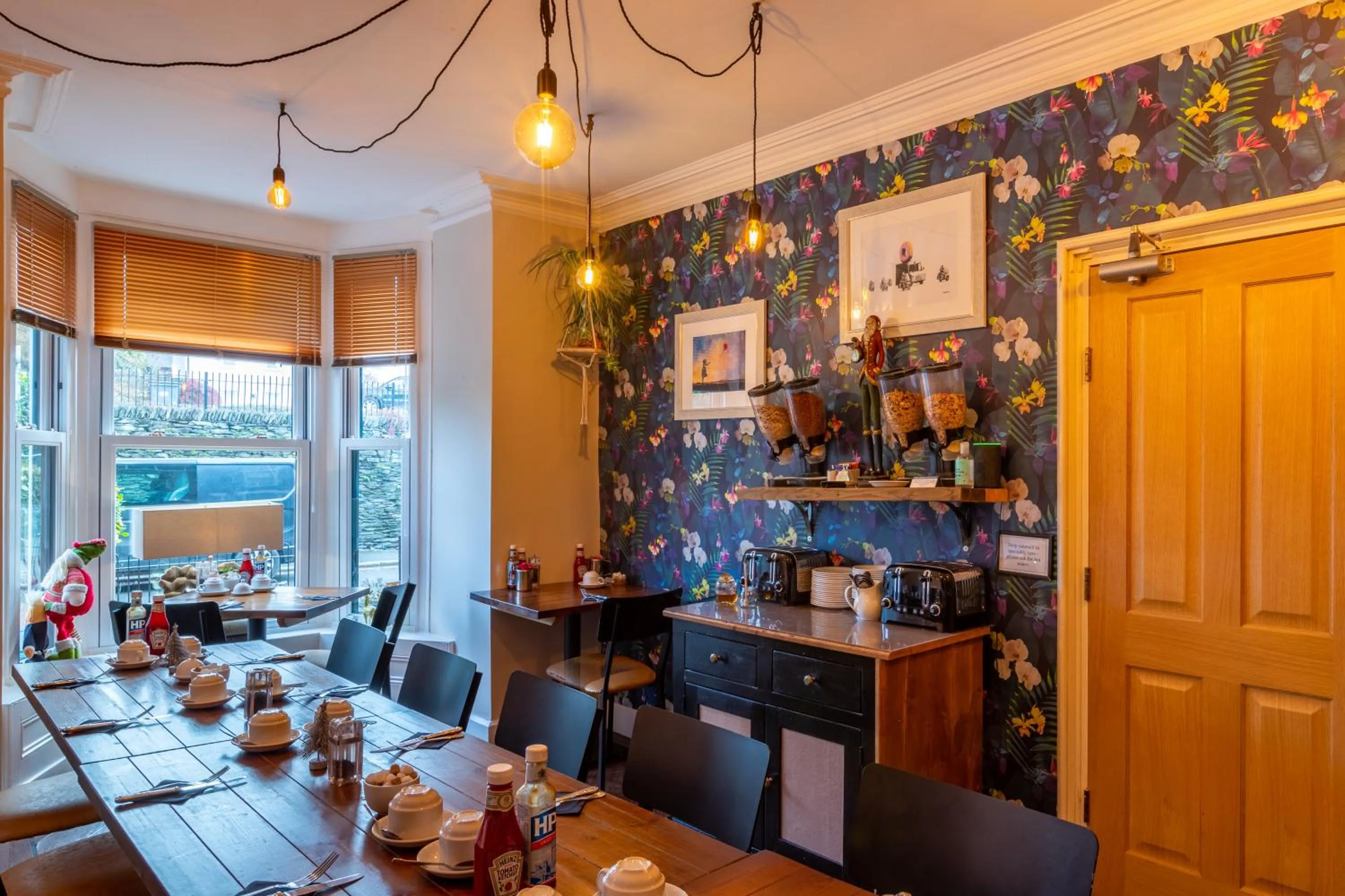 Dining area in Holly Lodge Guest House with FREE off site health club