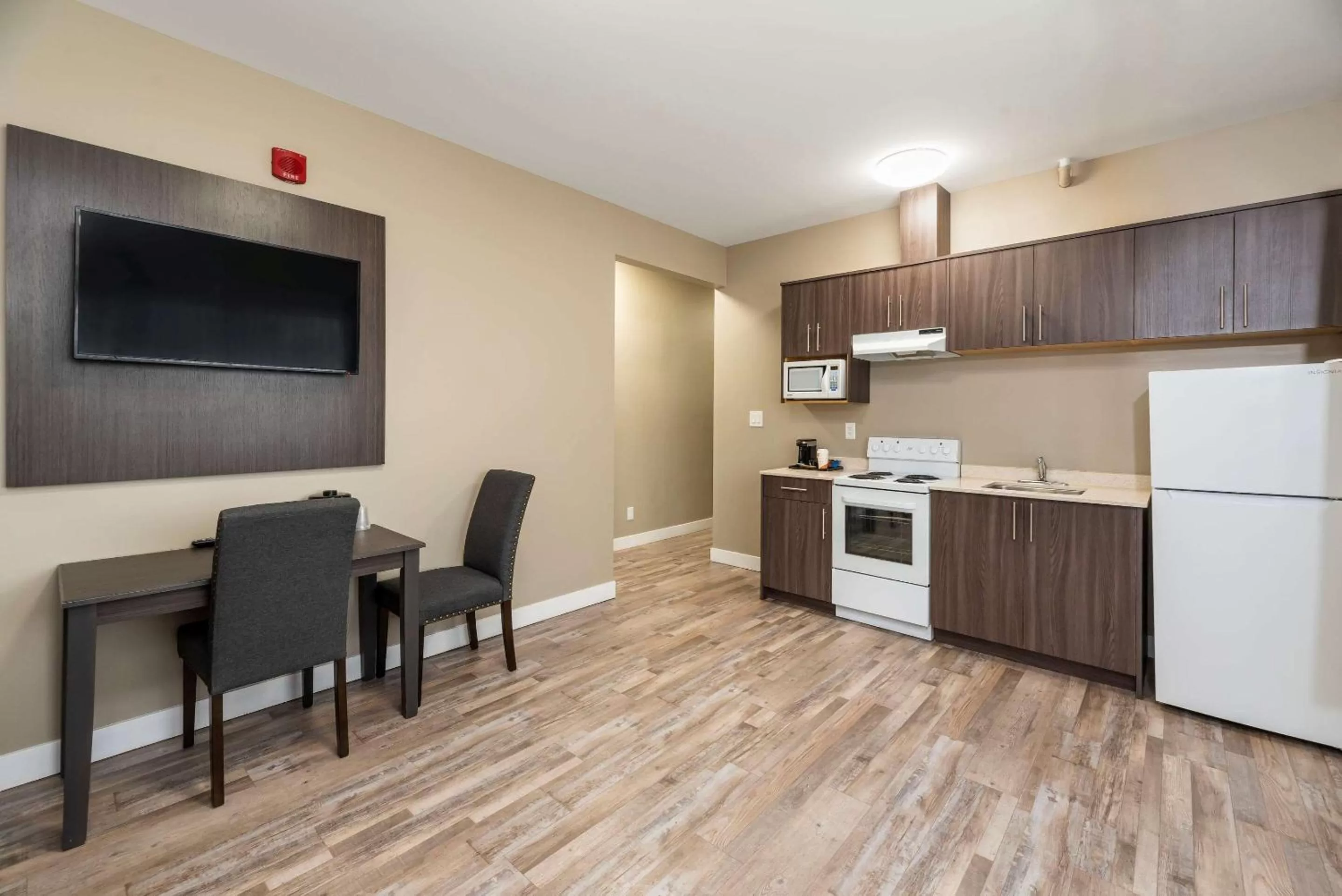 Bedroom in Econo Lodge