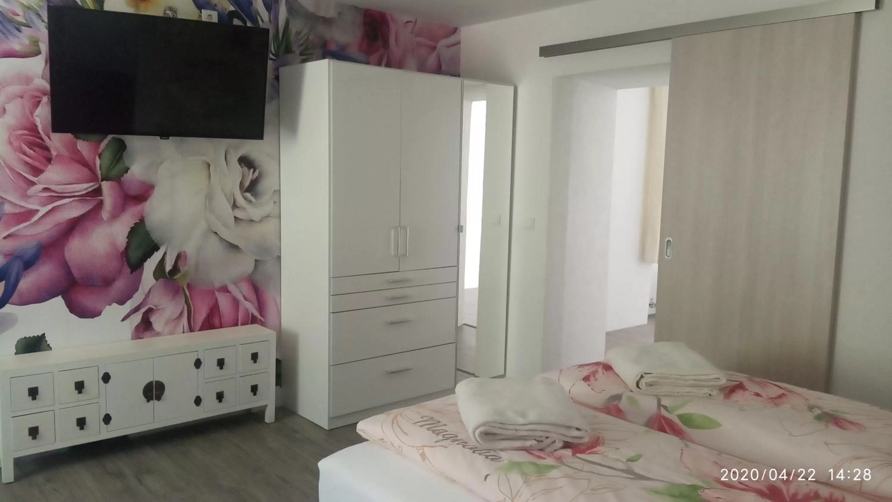 Photo of the whole room, Bed in Gästehaus - Café Frank