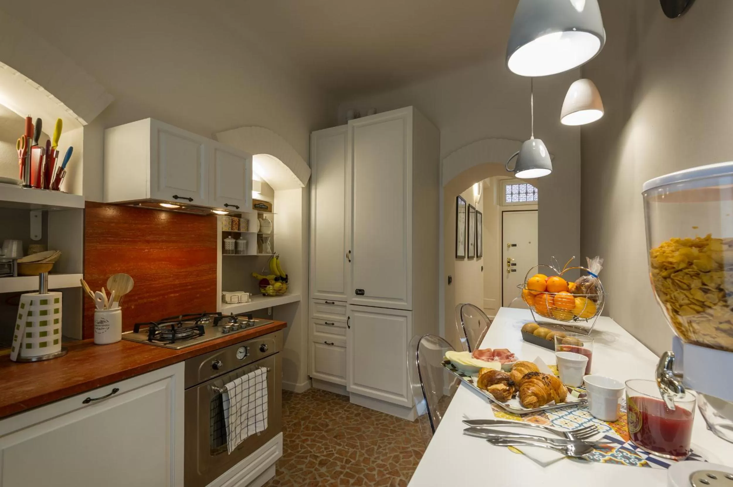 Communal kitchen in Moscova Luxury B&B
