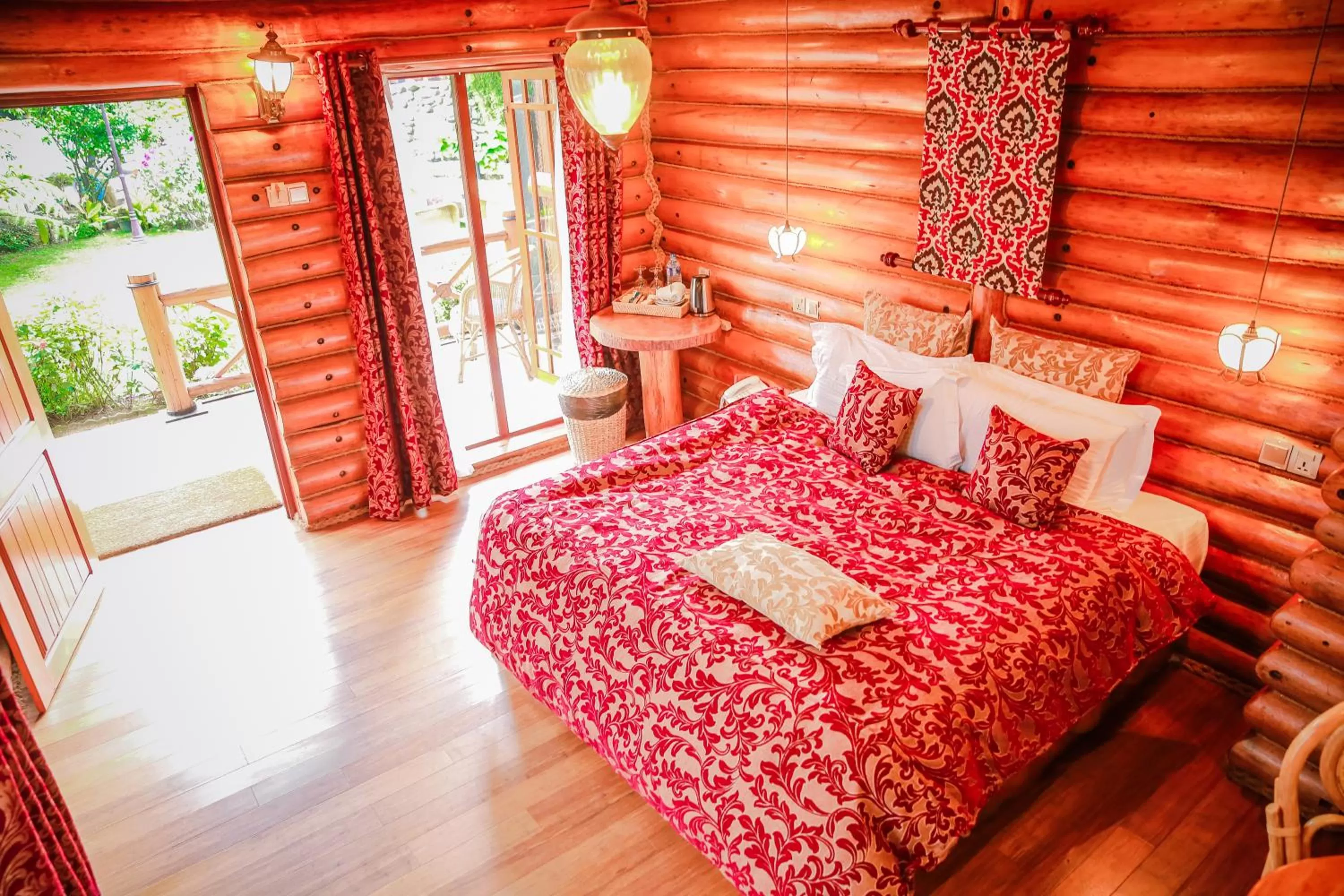 Bedroom, Bed in Queenswood Cottage