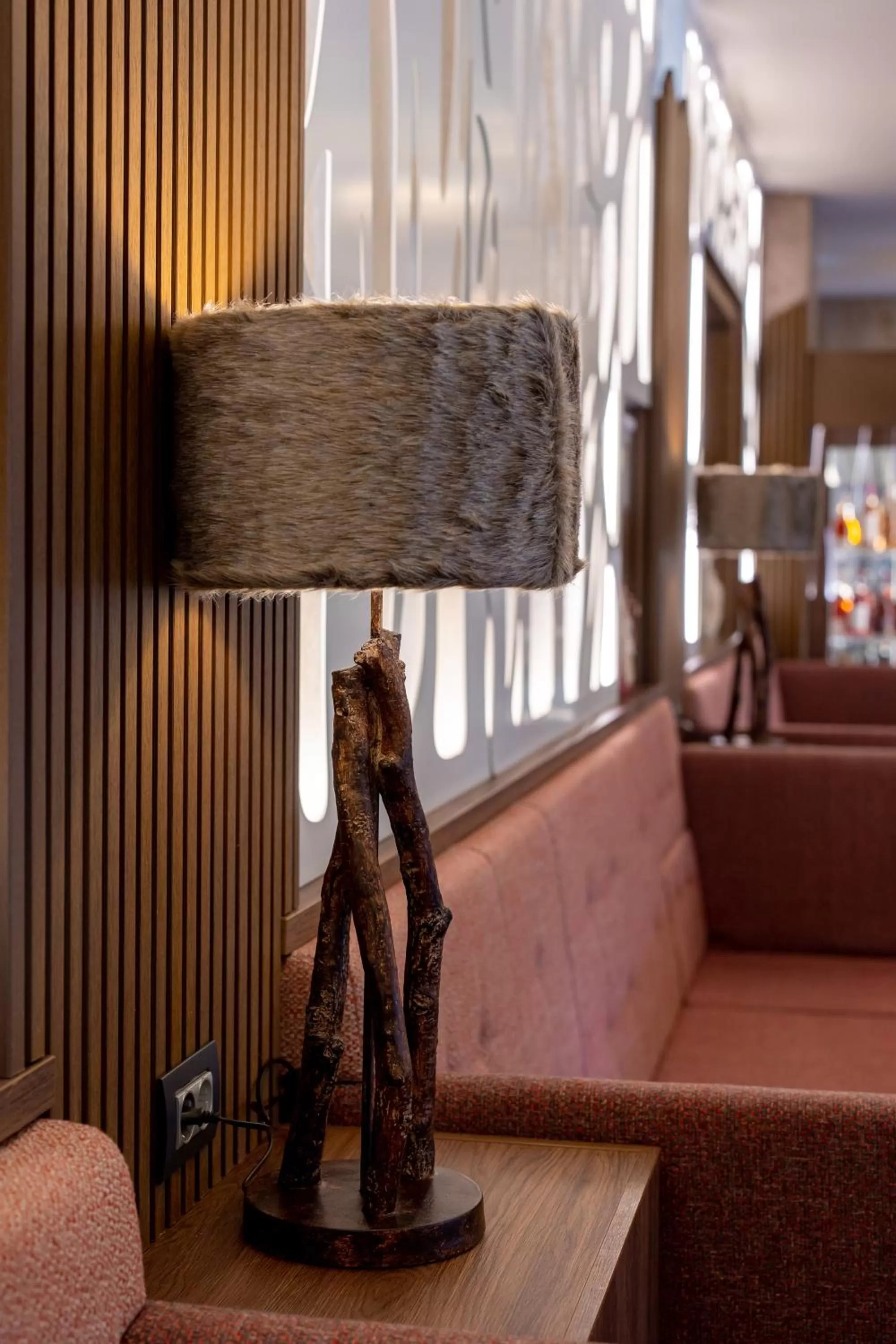 Restaurant/places to eat in Hotel Belmont