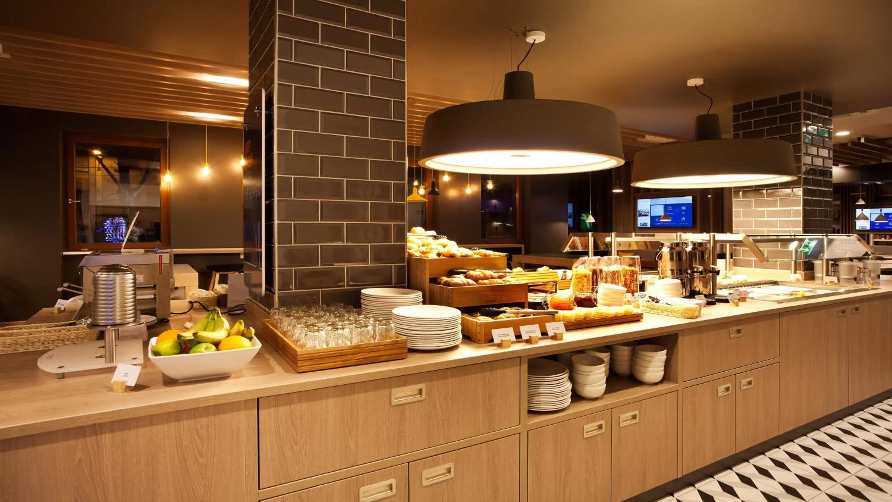 Restaurant/places to eat in Holiday Inn Express - Saarbrücken by IHG