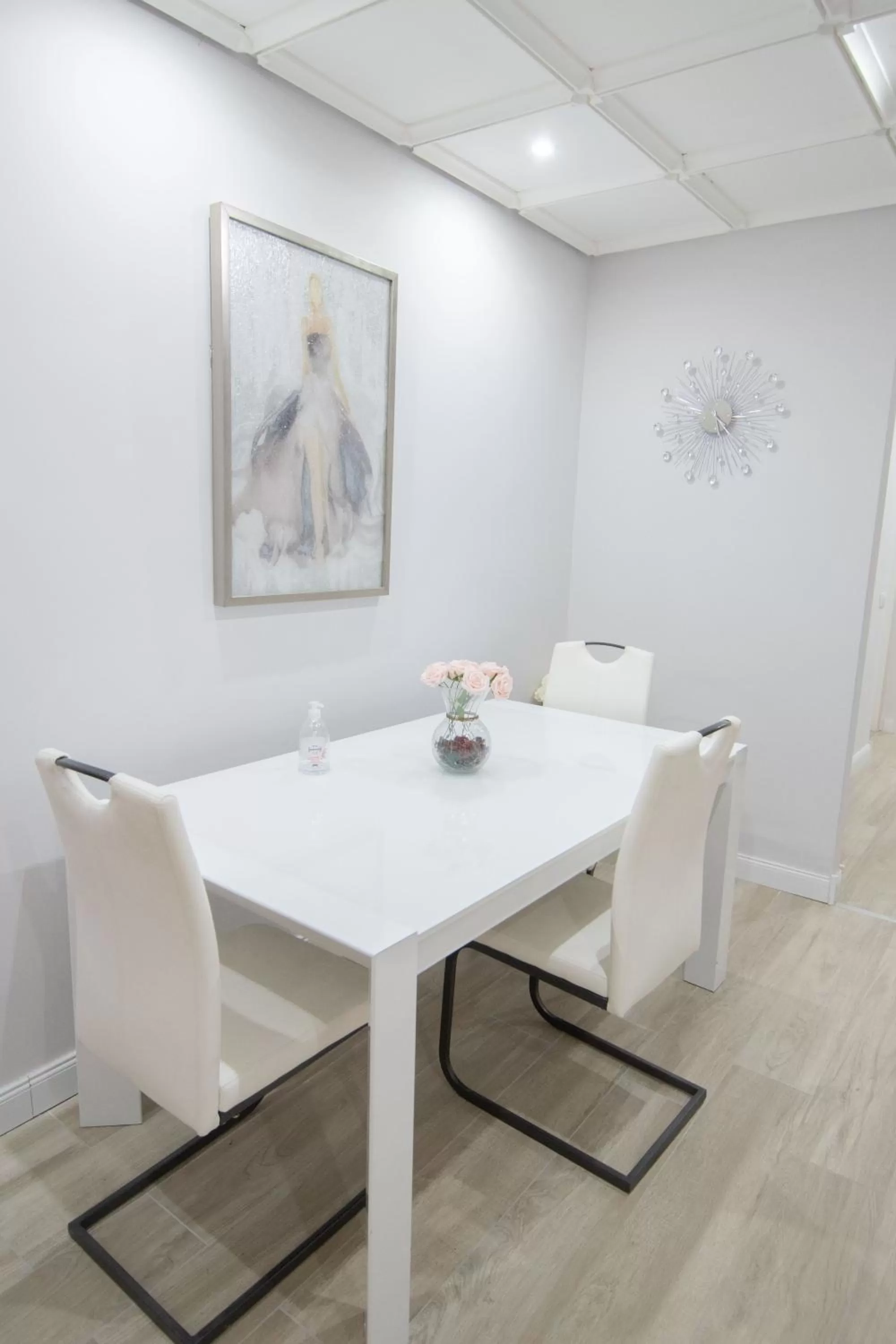 Dining Area in Klemi, rooms in old town